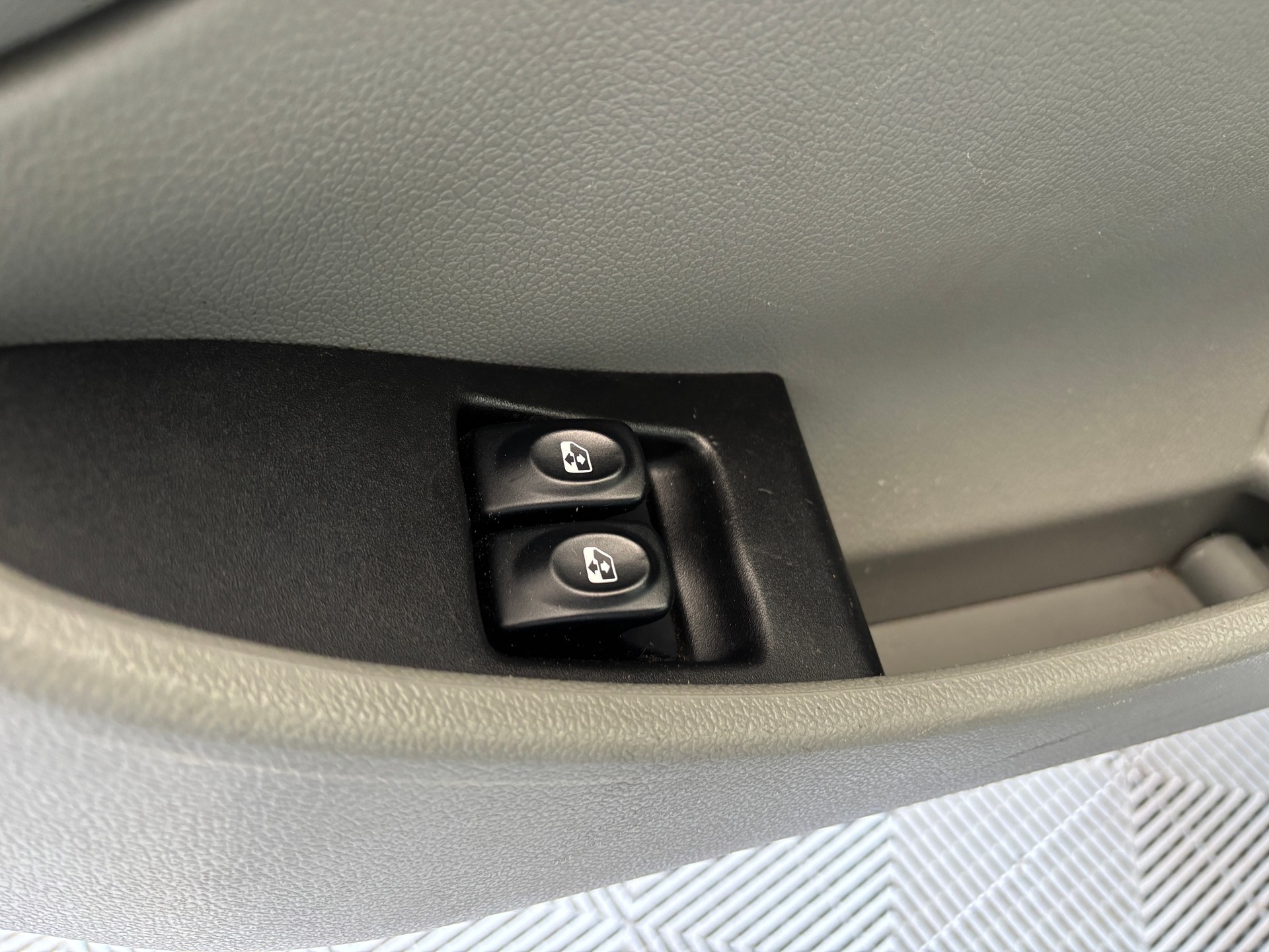 RENAULT Kangoo 1.6 16V 4x4-image-11