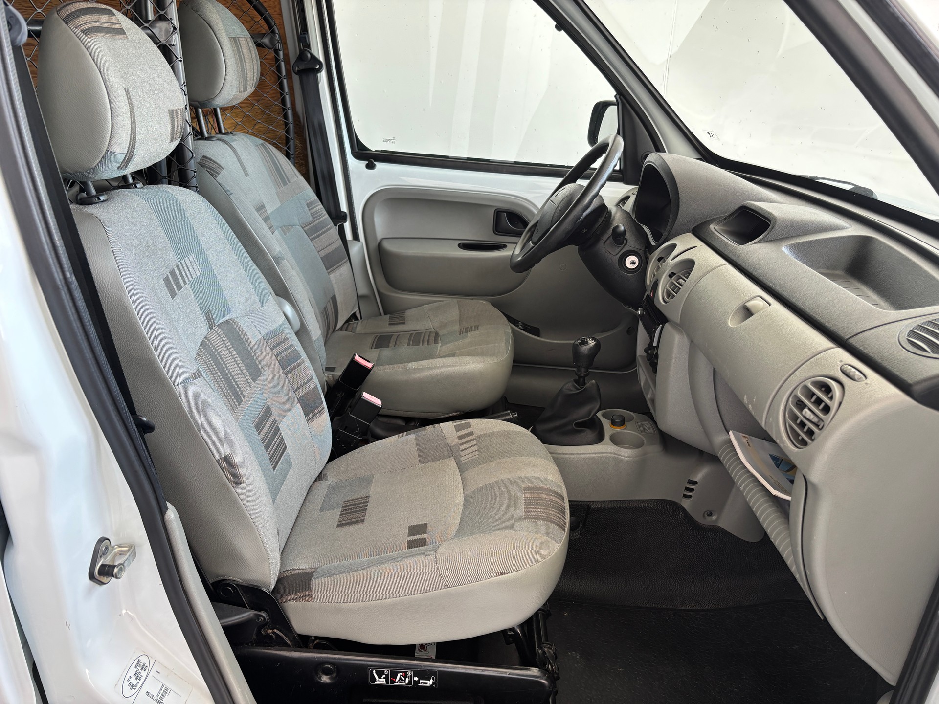 RENAULT Kangoo 1.6 16V 4x4-image-8