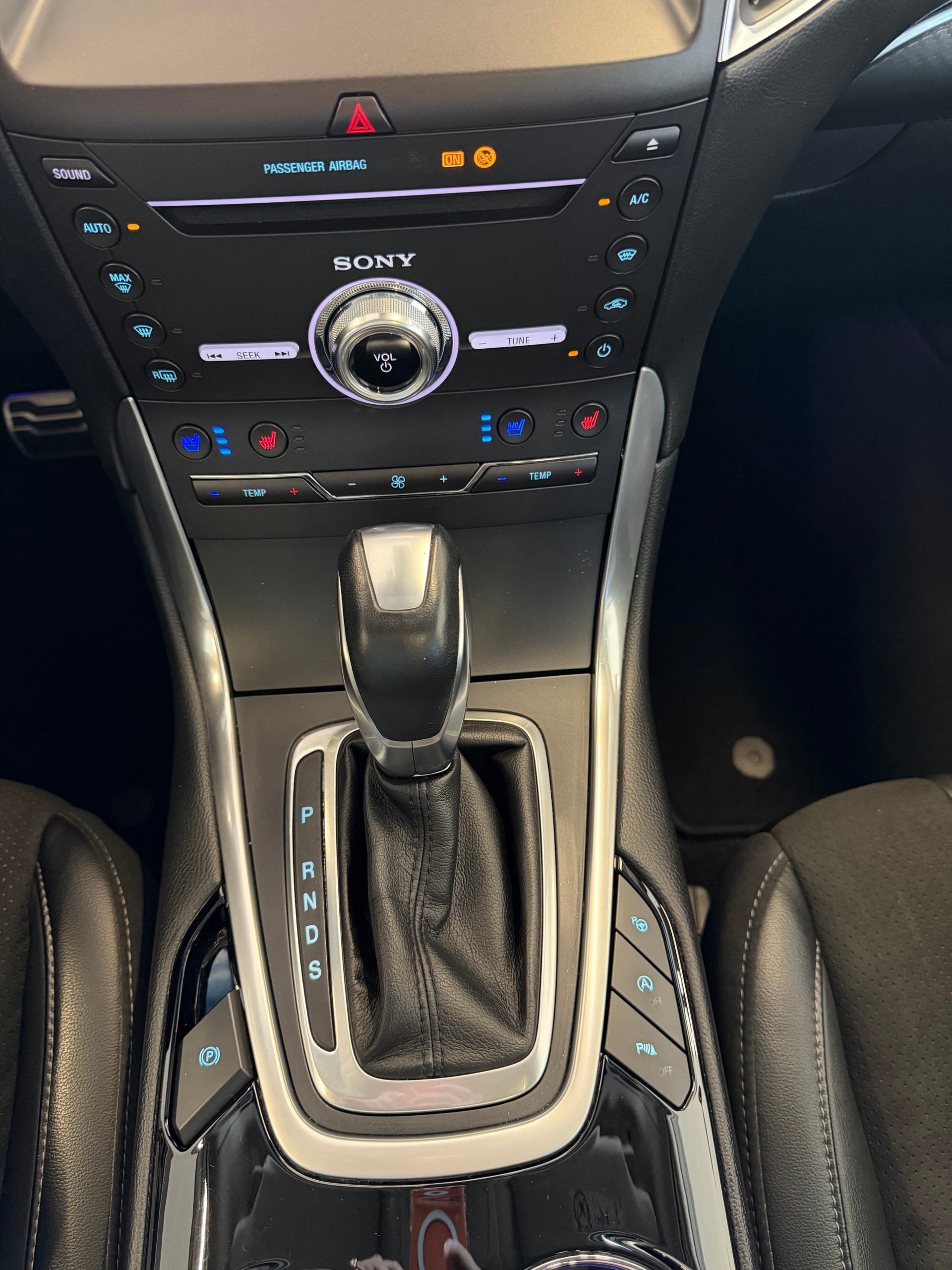 FORD Edge 2.0 TDCi ST-Line 4WD PowerShift-image-25