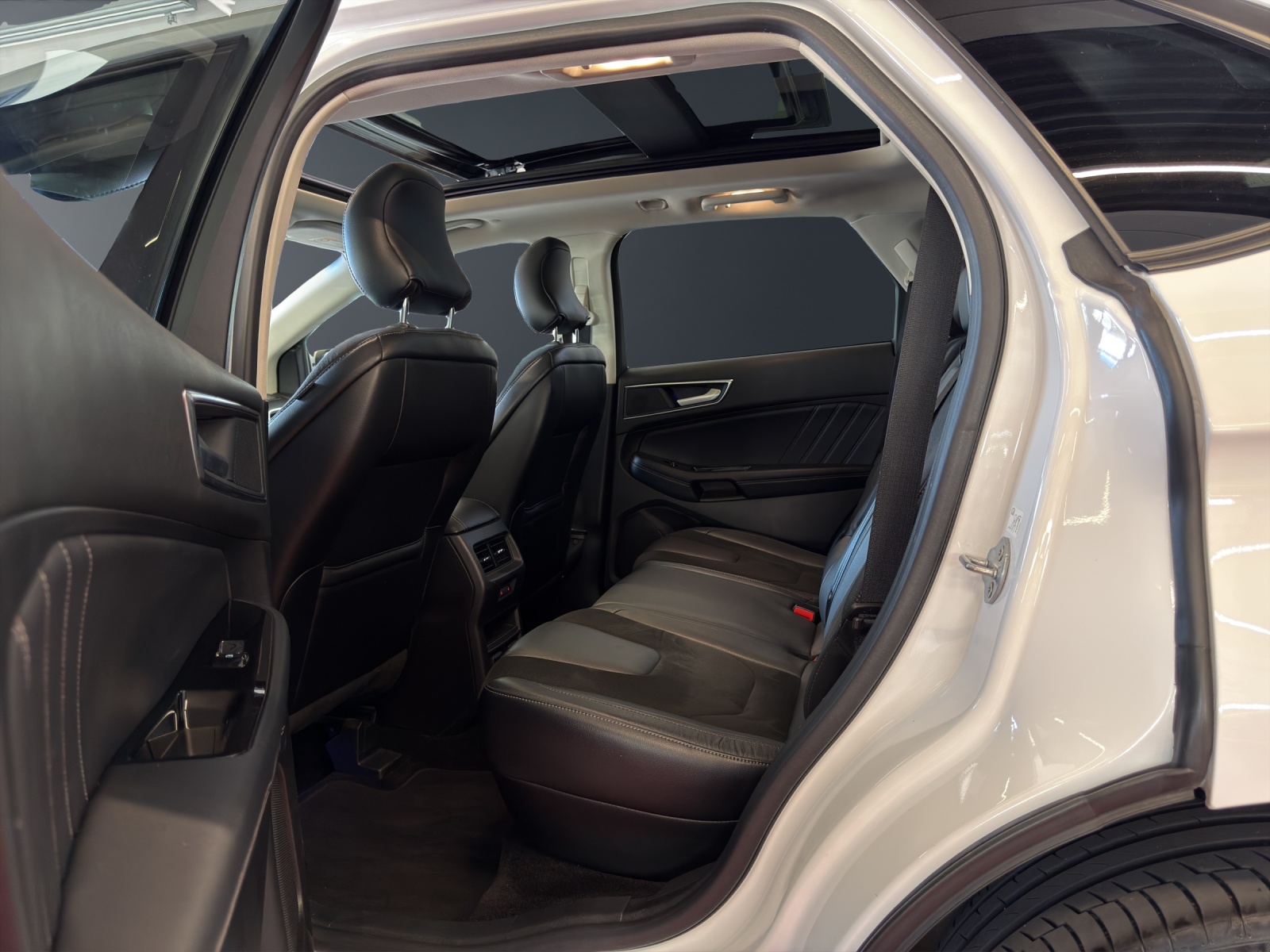 FORD Edge 2.0 TDCi ST-Line 4WD PowerShift-image-13