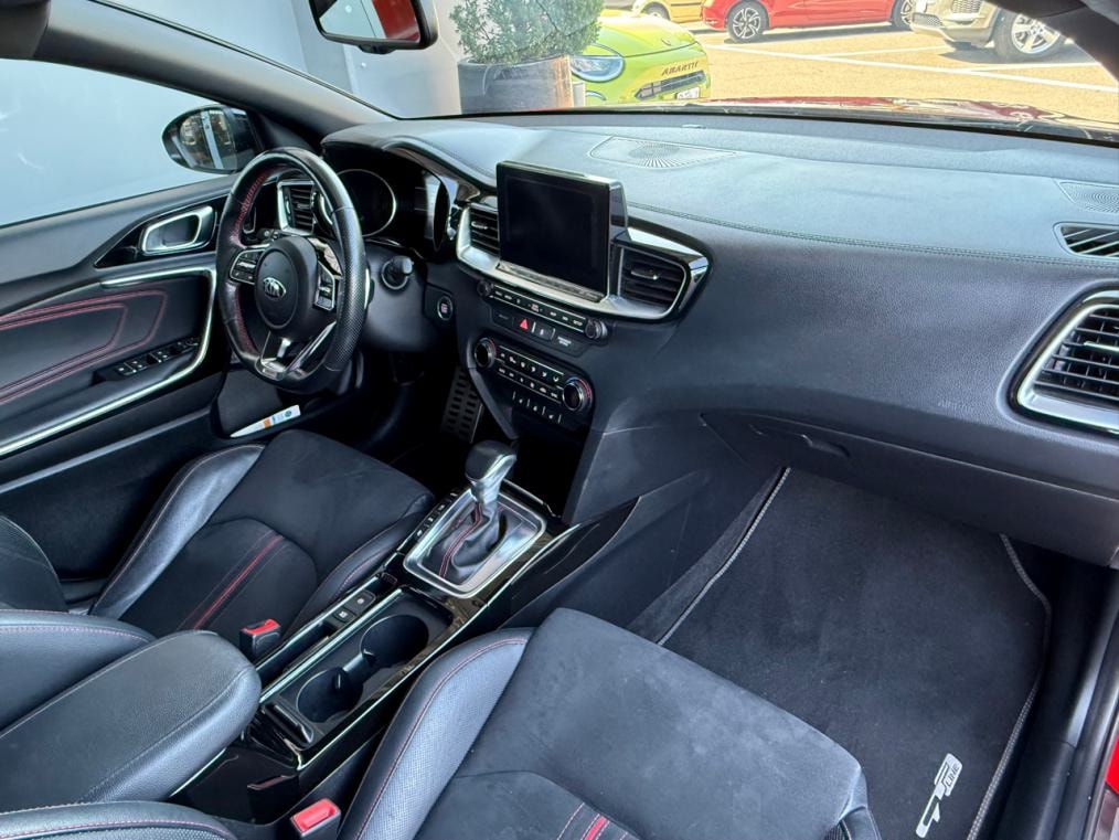 KIA ProCeed 1.6 T-GDi GT DCT-image-9