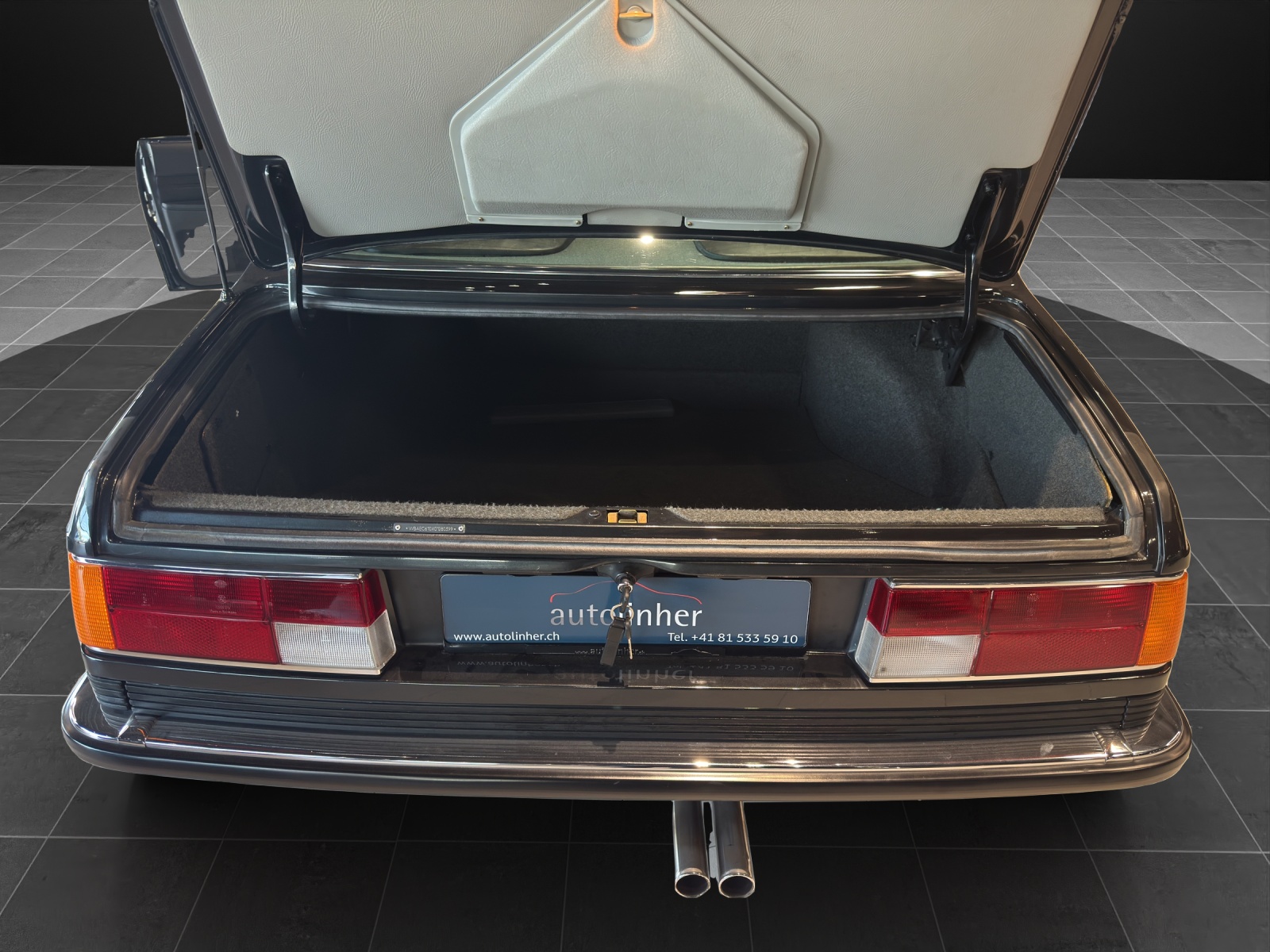 BMW 635CSi A-image-12