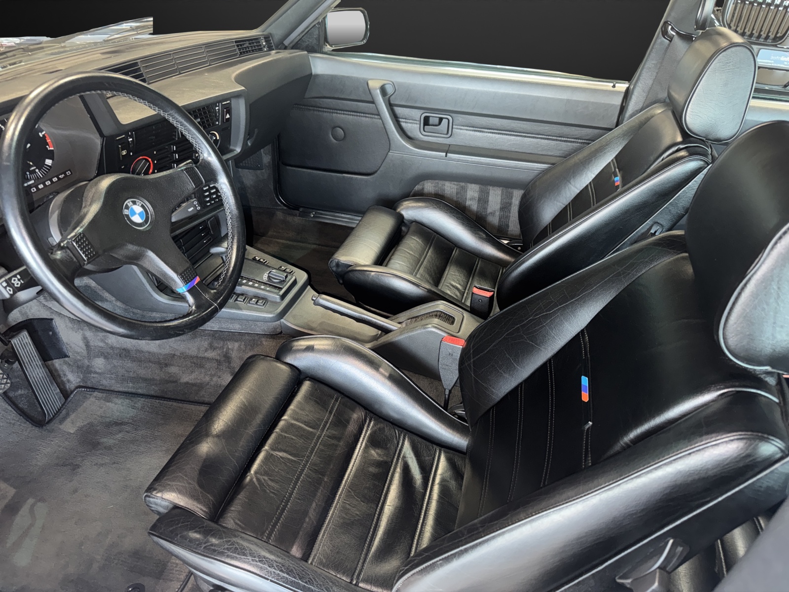 BMW 635CSi A-image-7