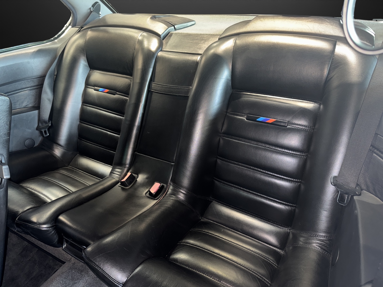 BMW 635CSi A-image-8