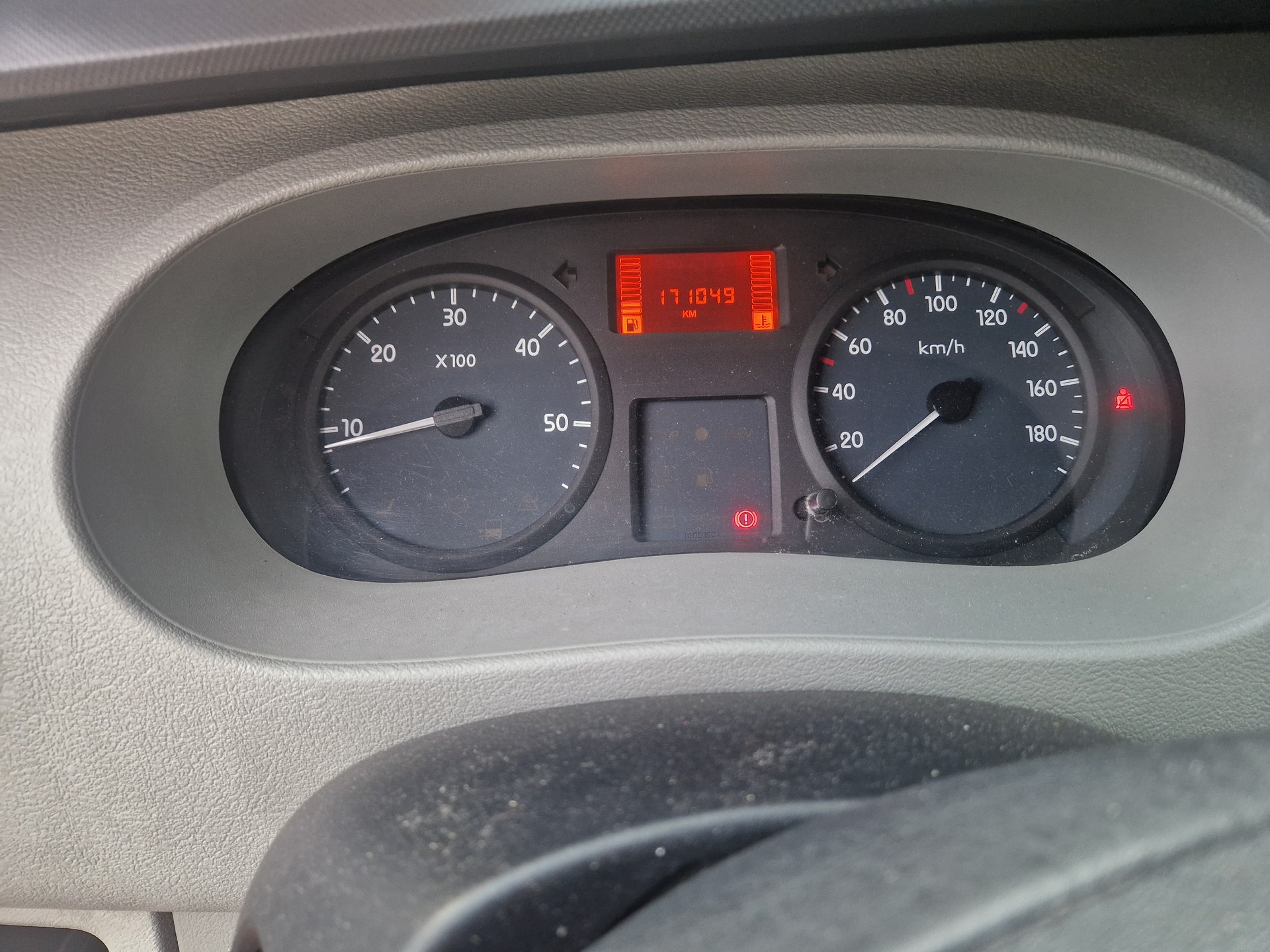 RENAULT Master T35 2.5dCi L3H2-image-11