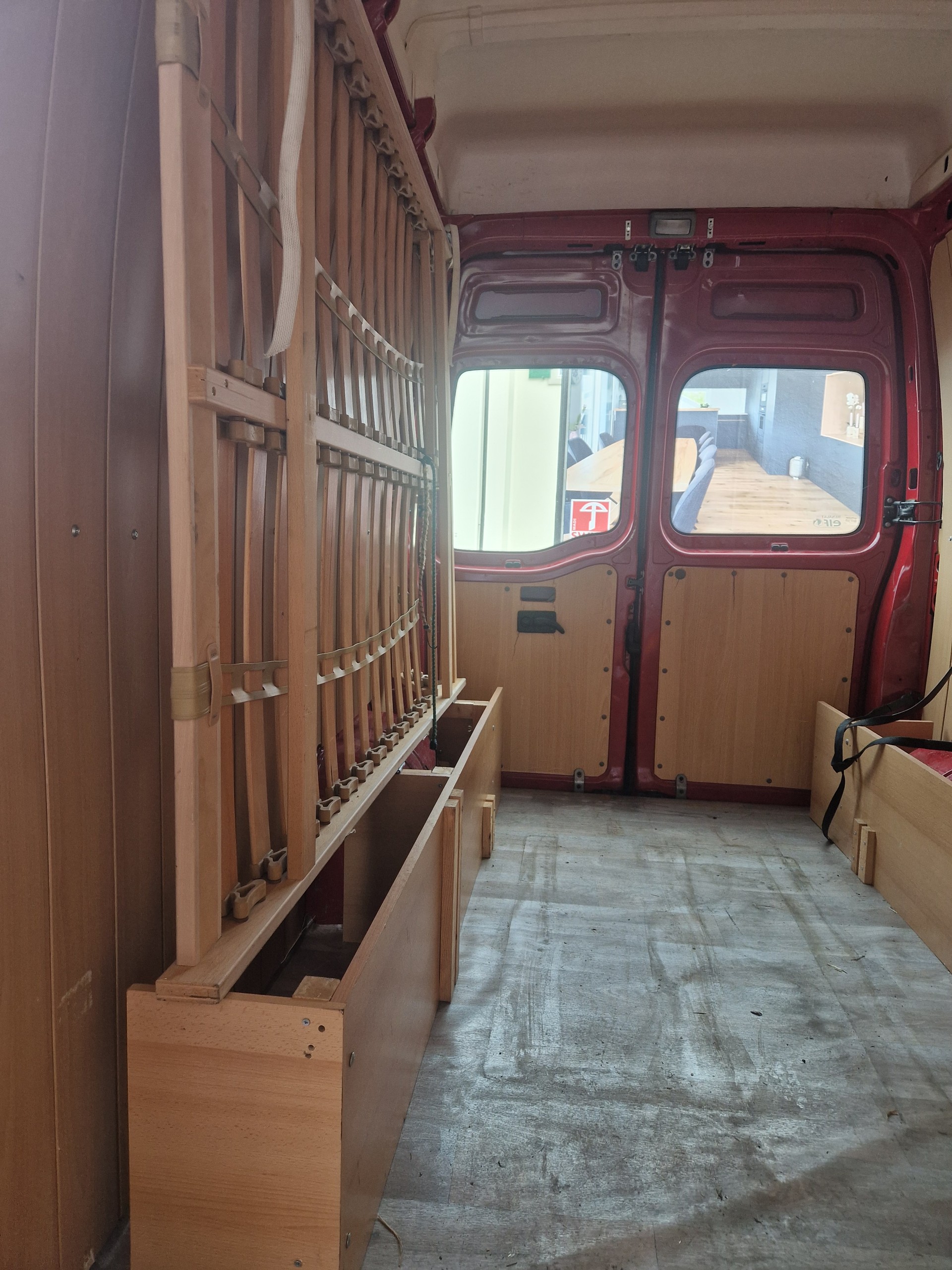 RENAULT Master T35 2.5dCi L3H2-image-8