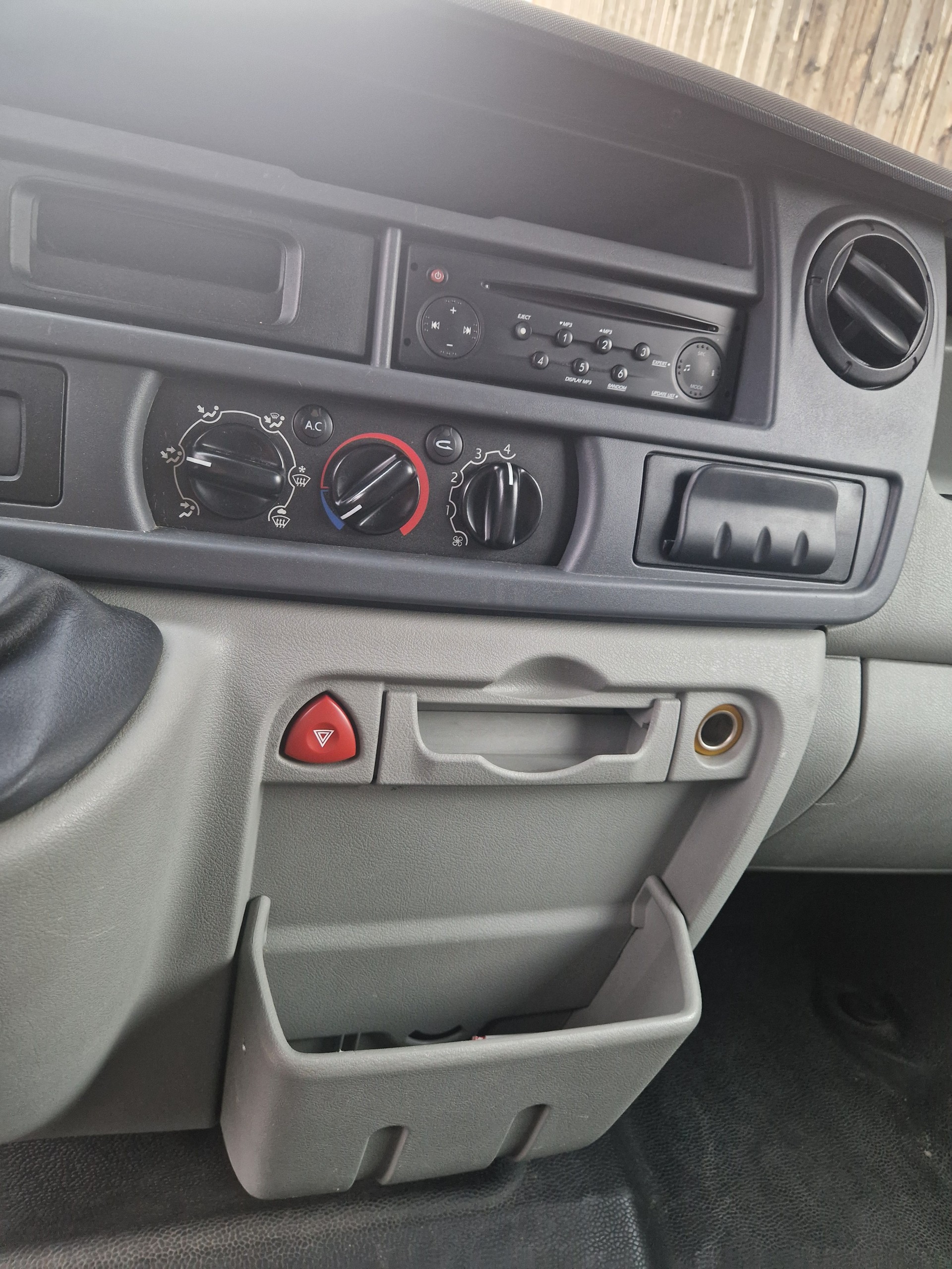 RENAULT Master T35 2.5dCi L3H2-image-12