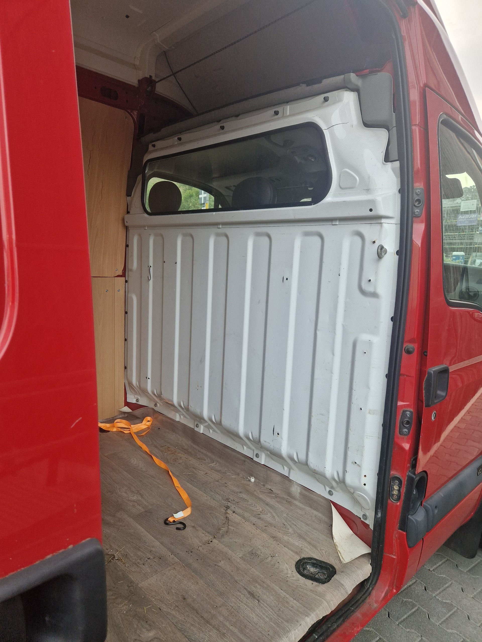 RENAULT Master T35 2.5dCi L3H2-image-9