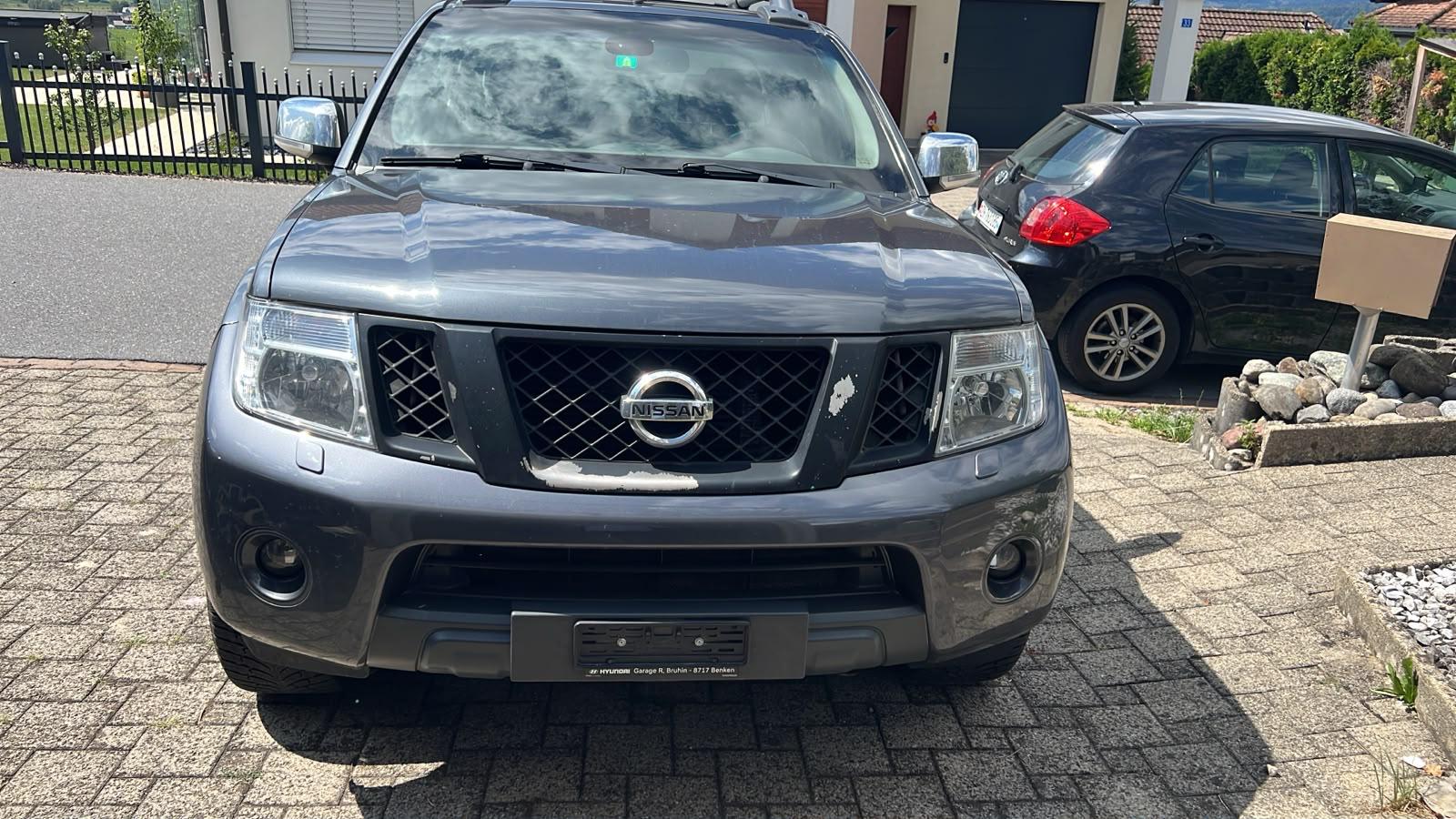 NISSAN Navara Double Cab XE 2.5 dCi 4WD LB-image-0