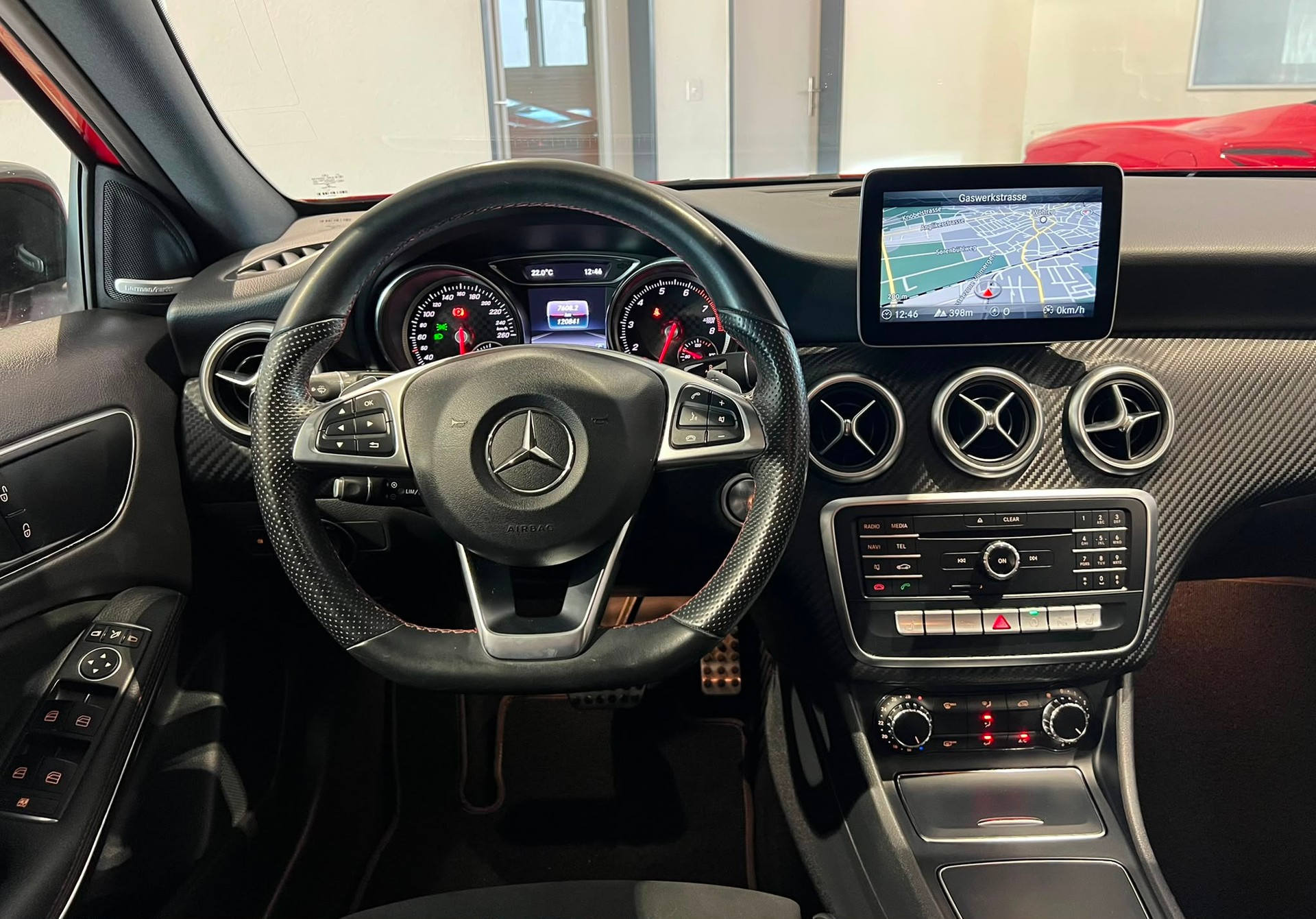 MERCEDES-BENZ A 180 AMG Line 7G-DCT Automat-image-4