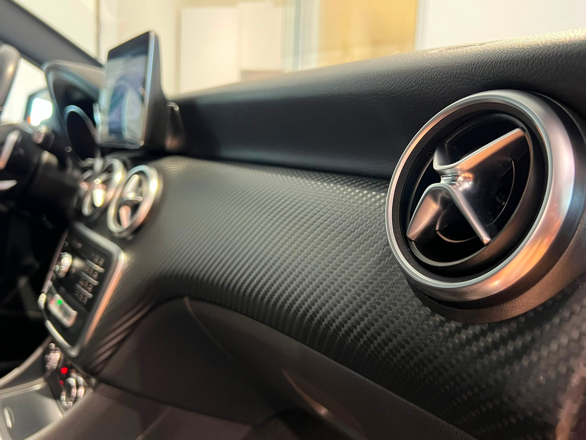 MERCEDES-BENZ A 180 AMG Line 7G-DCT Automat-image-12