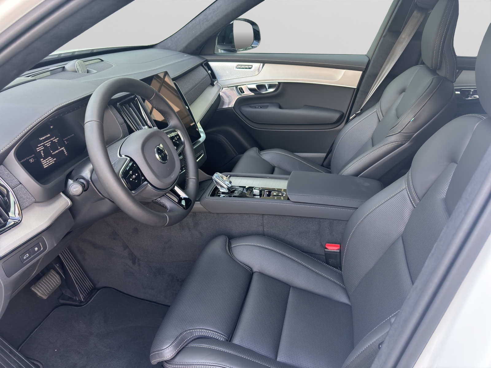 VOLVO XC90 2.0 T8 TE Ultra Dark eAWD-image-3
