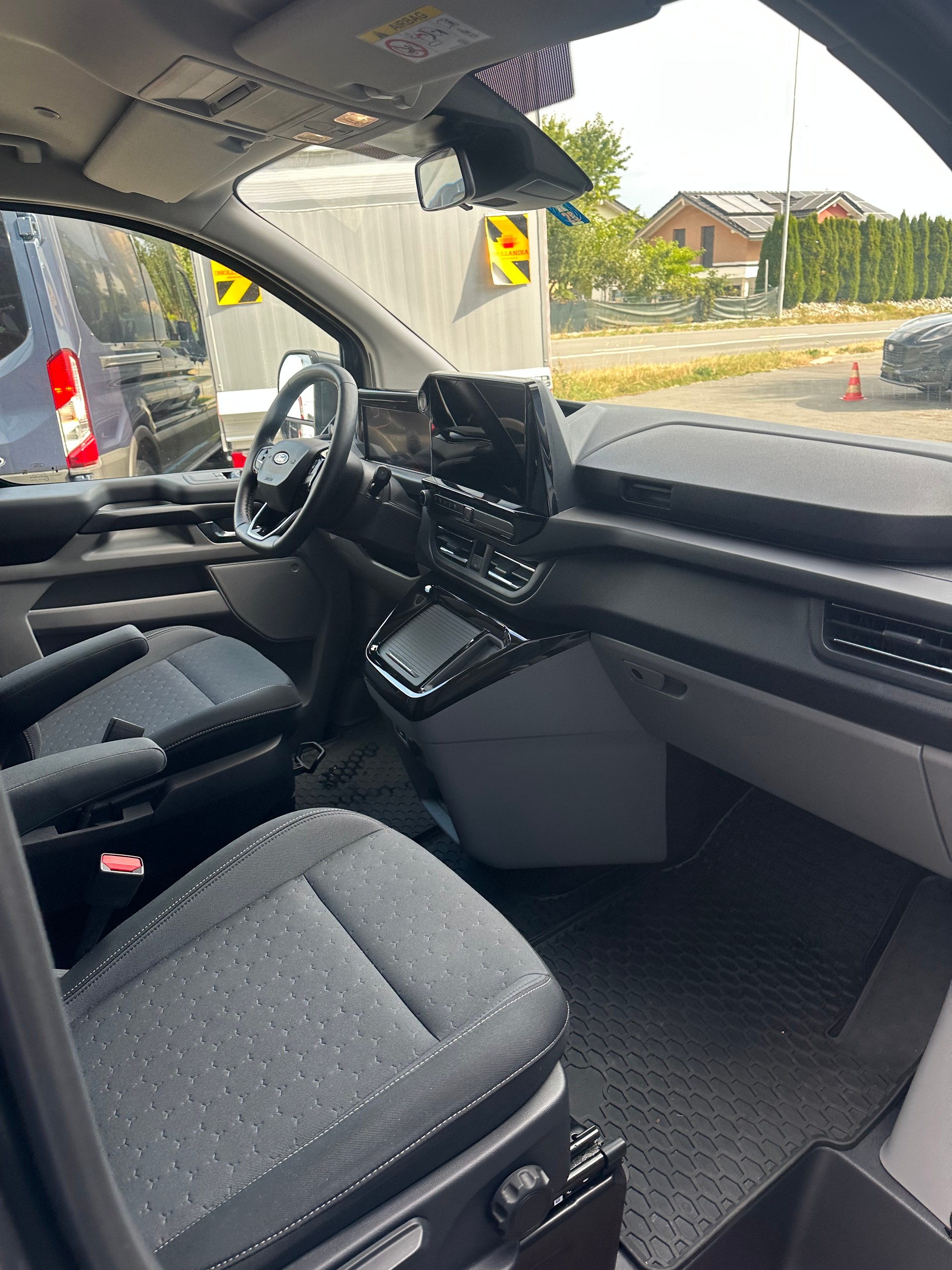 FORD Tourneo Custom 320 L1 2.0 EcoBlue 170 Titanium-image-12