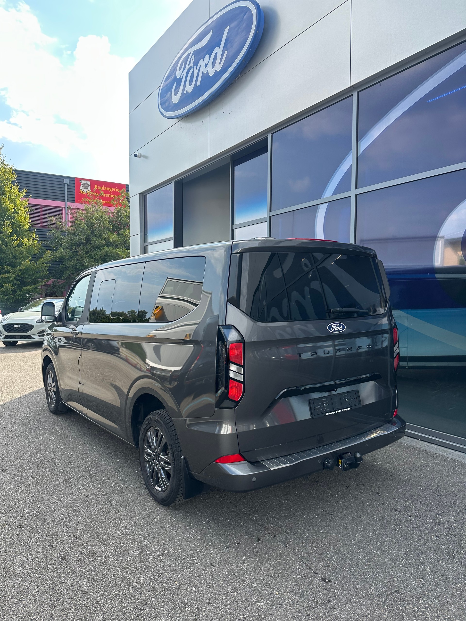 FORD Tourneo Custom 320 L1 2.0 EcoBlue 170 Titanium-image-3