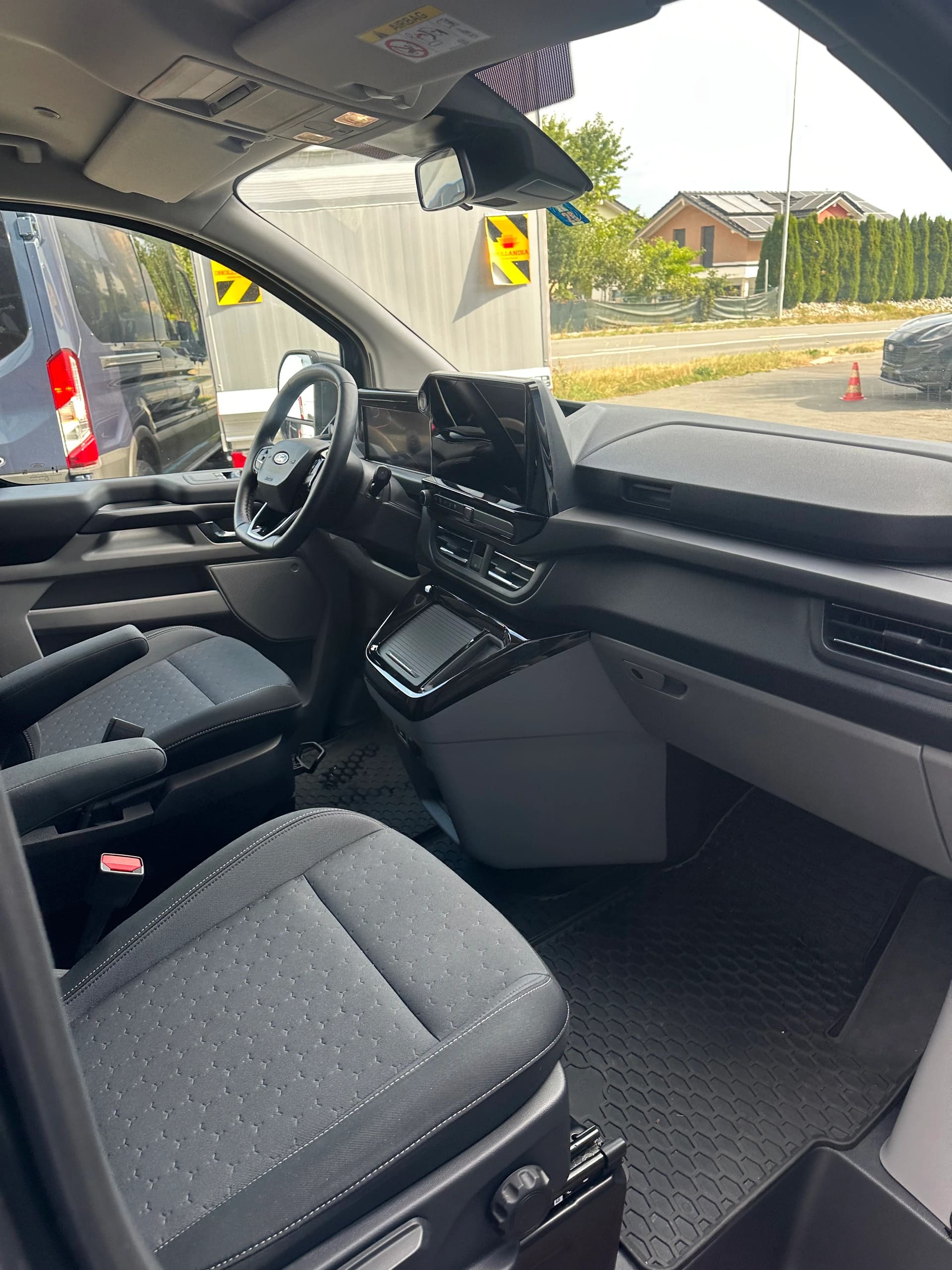 FORD Tourneo Custom 320 L1 2.0 EcoBlue 170 Titanium-image-11