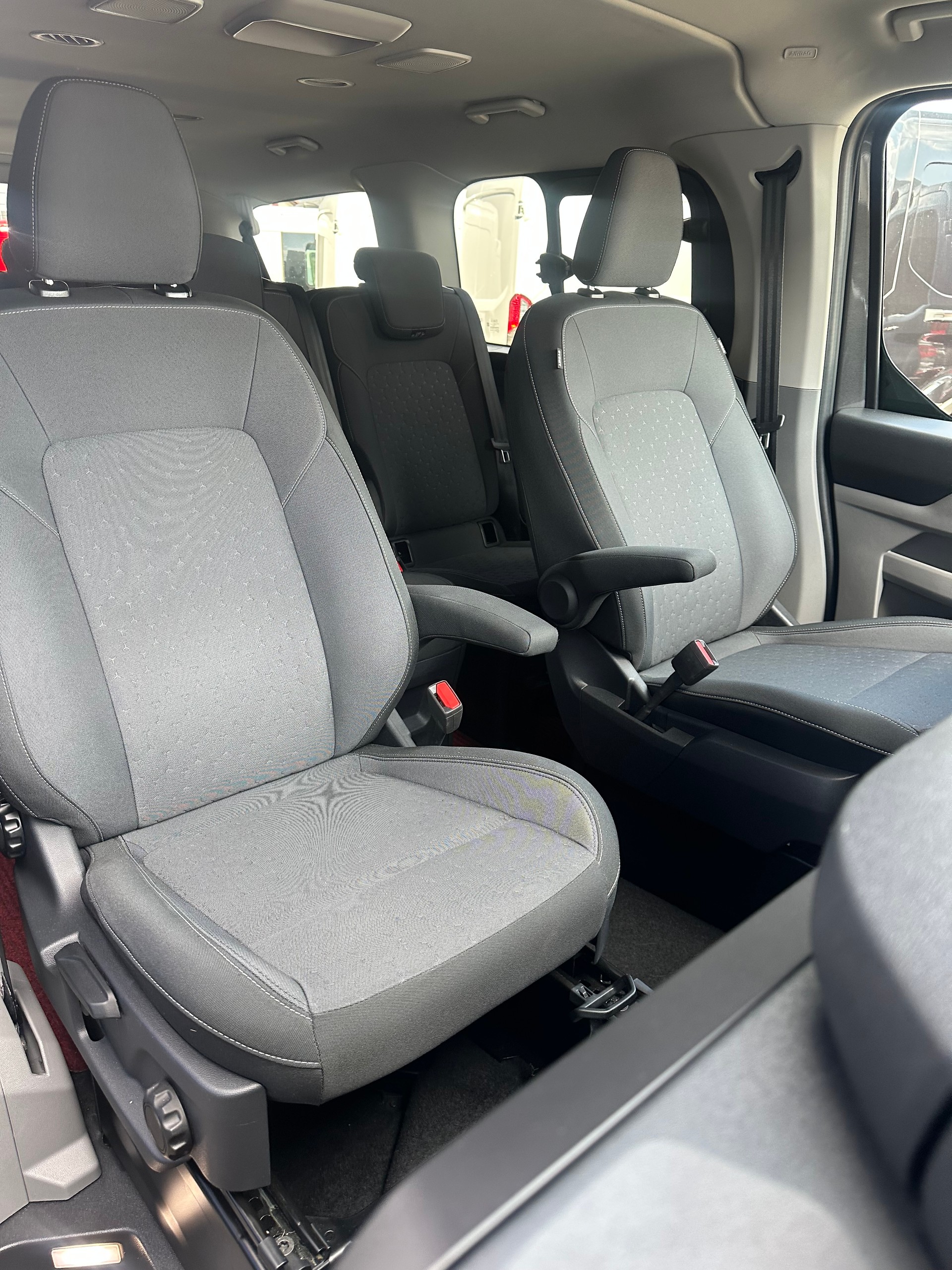 FORD Tourneo Custom 320 L1 2.0 EcoBlue 170 Titanium-image-13