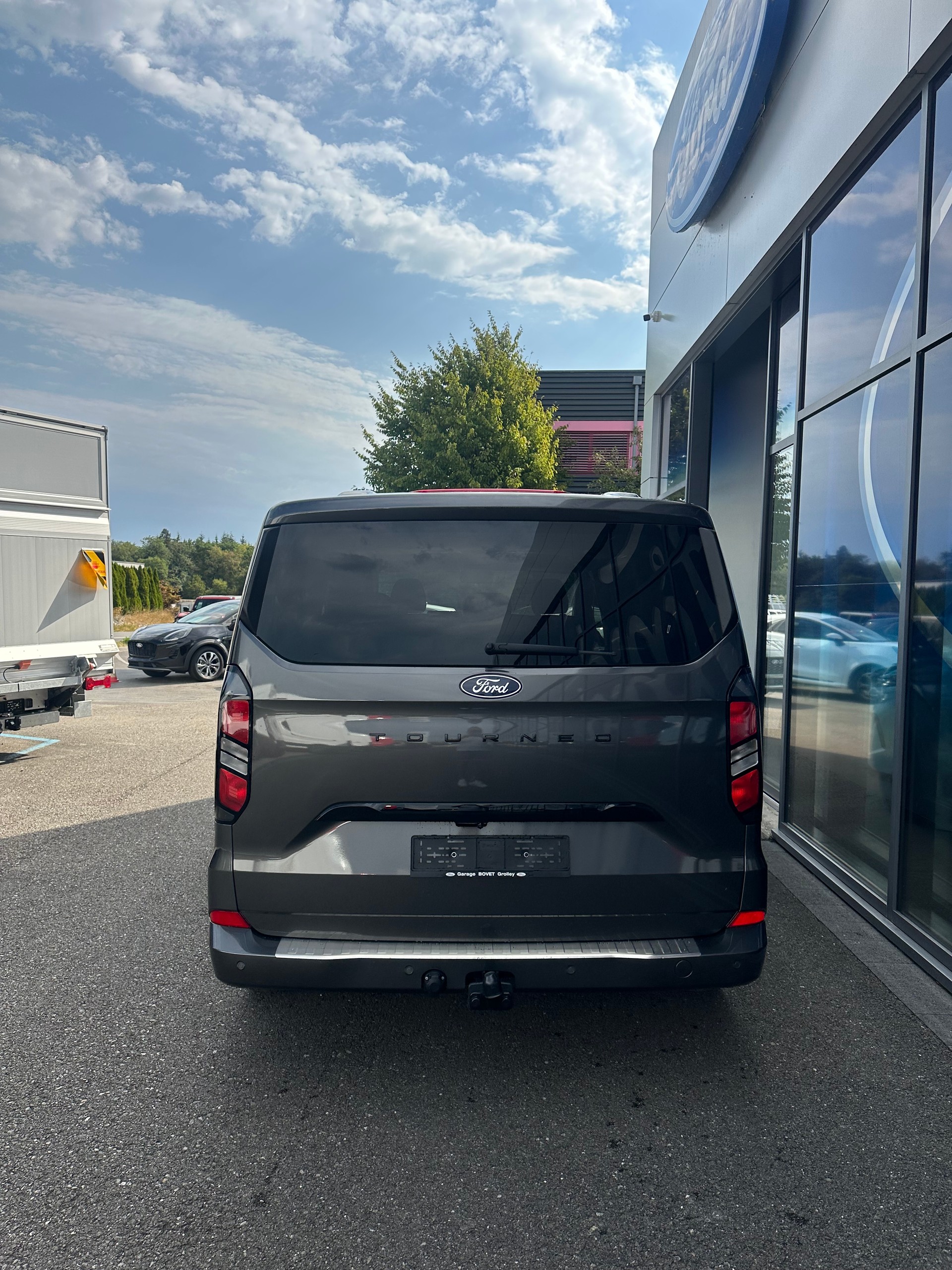 FORD Tourneo Custom 320 L1 2.0 EcoBlue 170 Titanium-image-4