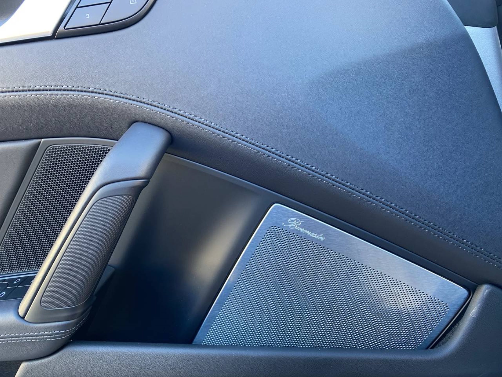 PORSCHE 911 Turbo Cabriolet-image-19