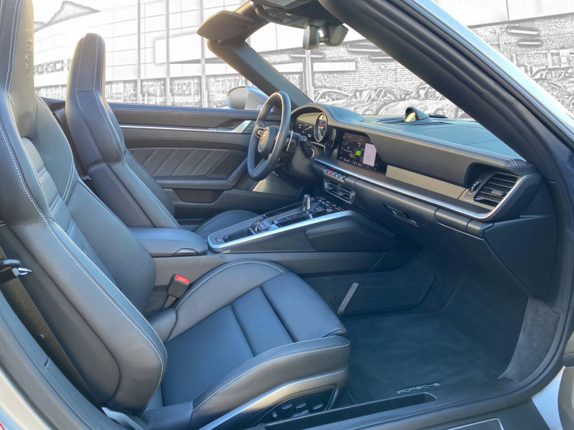 PORSCHE 911 Turbo Cabriolet-image-4