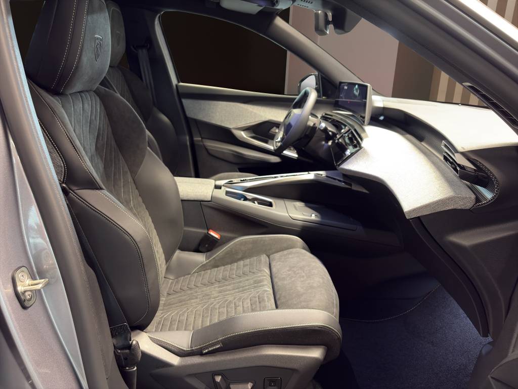 PEUGEOT 3008 145 e-DCS6 Hybrid GT-image-10
