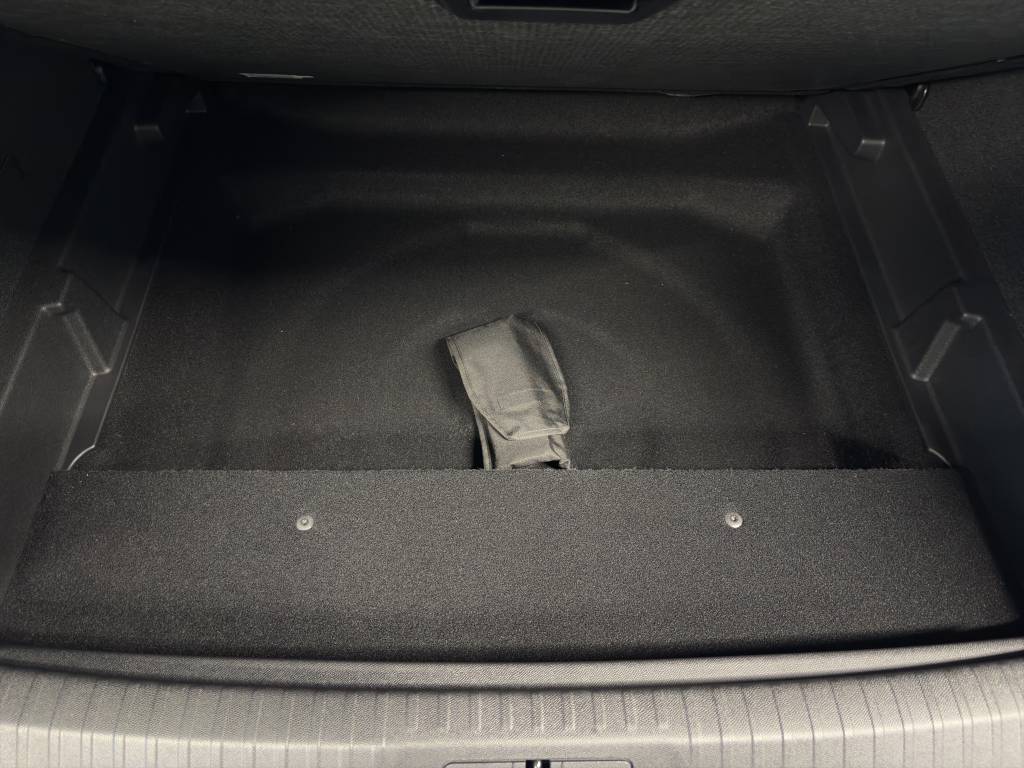 PEUGEOT 3008 145 e-DCS6 Hybrid GT-image-12
