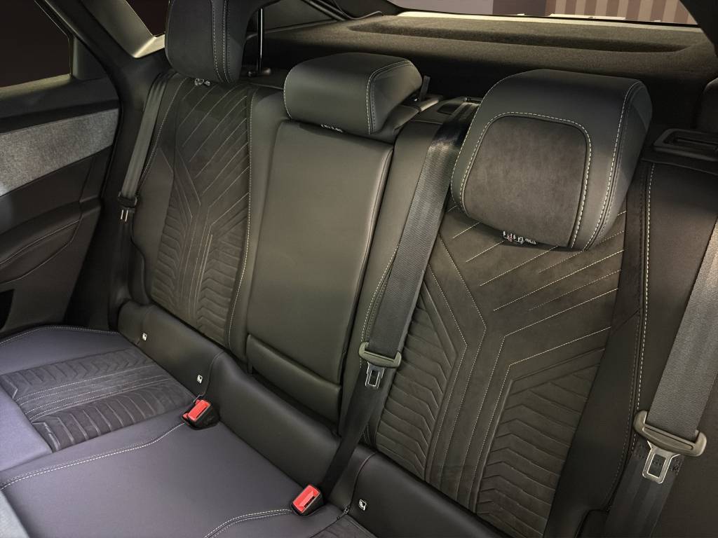PEUGEOT 3008 145 e-DCS6 Hybrid GT-image-8