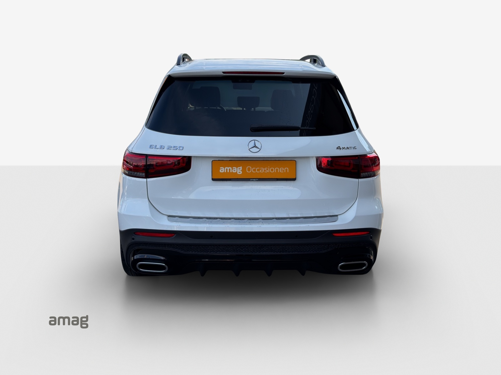 MERCEDES-BENZ GLB 250 4Matic AMG Line 8G-Tronic-showroom-element-3