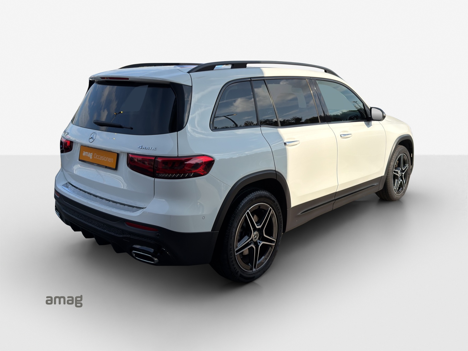 MERCEDES-BENZ GLB 250 4Matic AMG Line 8G-Tronic-image-4