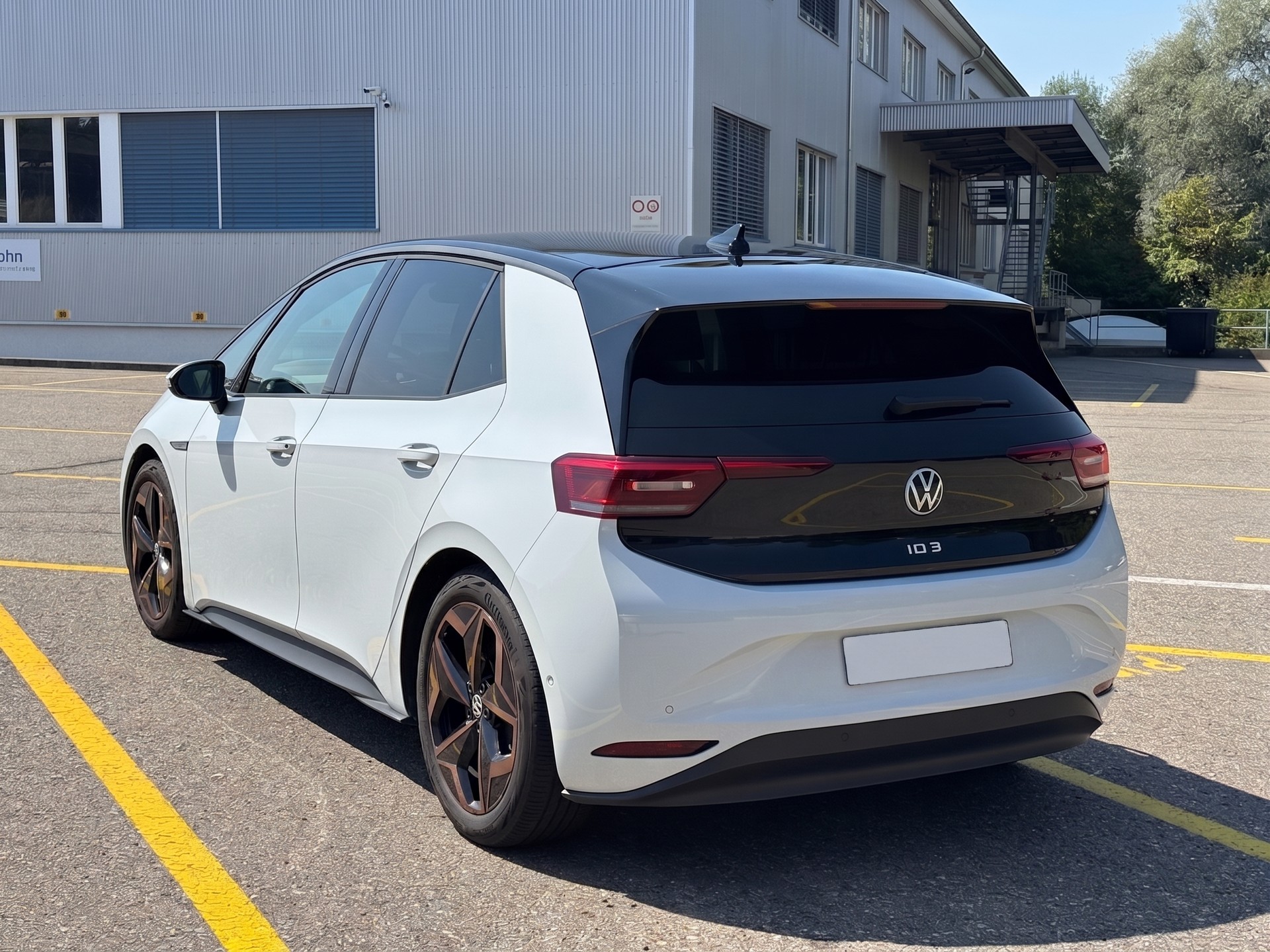 VW ID.3 Pro S - Top Zustand aus erster Hand mit grosser 77kWh Batterie (450km Reichweite) und Vollausstattung-image-2
