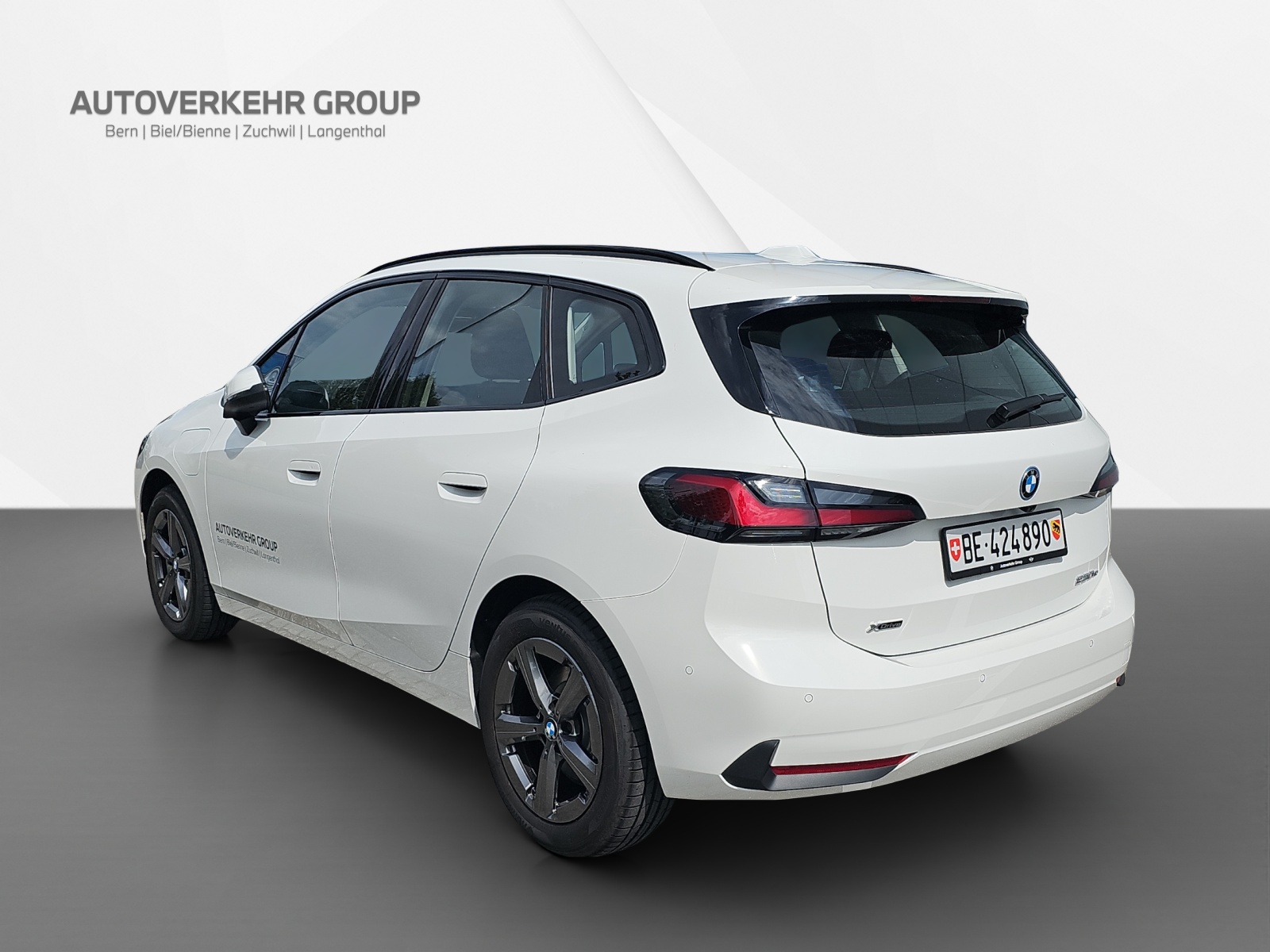 BMW 230e xDrive Act. Tourer-image-4