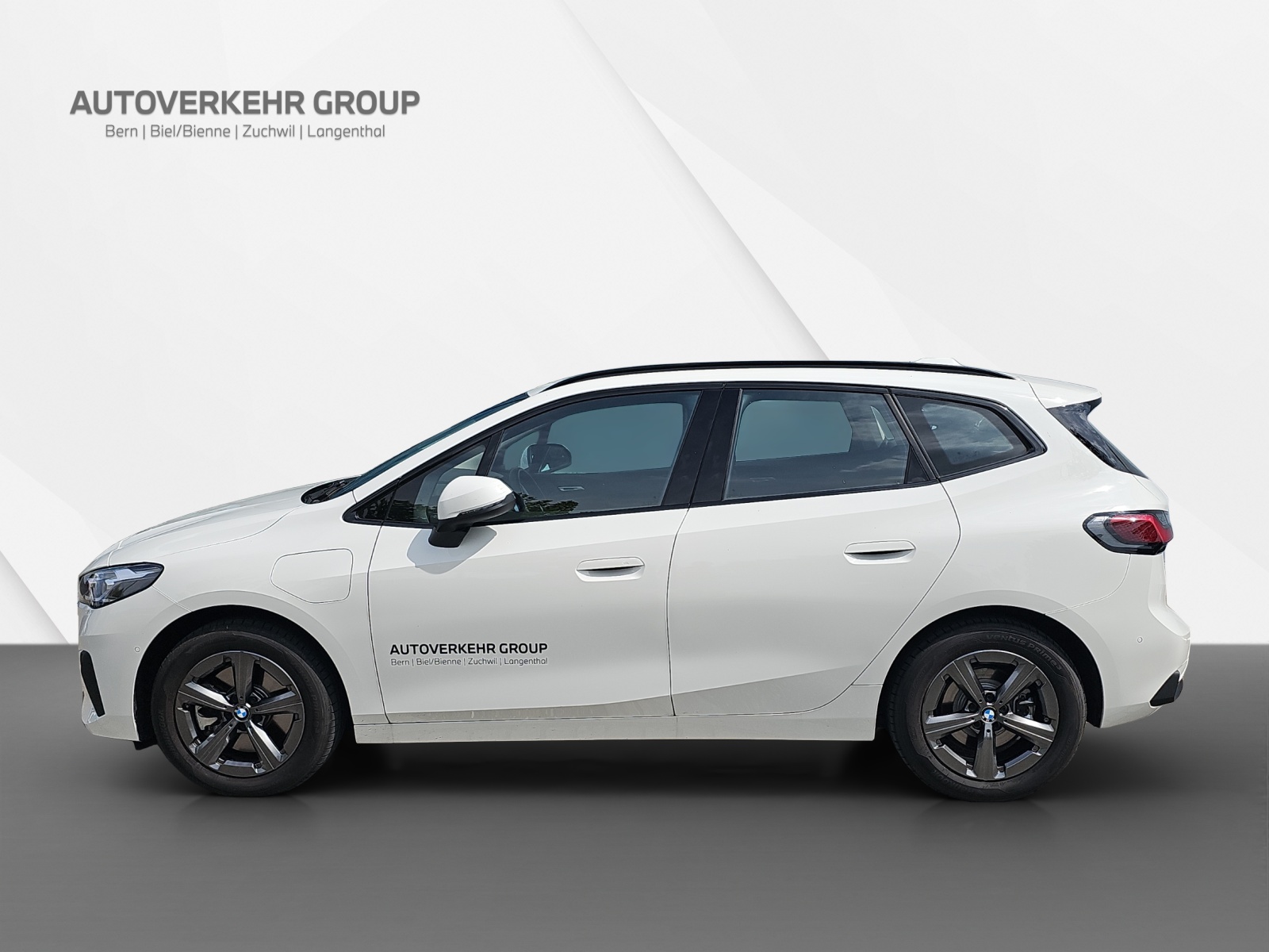 BMW 230e xDrive Act. Tourer-showroom-element-2