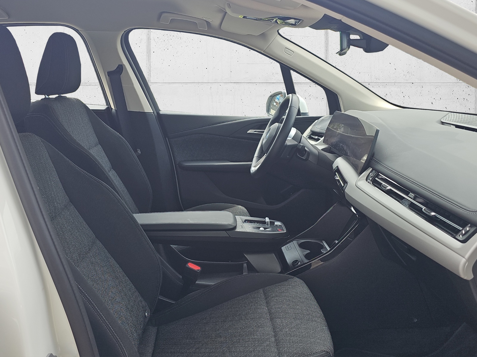 BMW 230e xDrive Act. Tourer-image-17