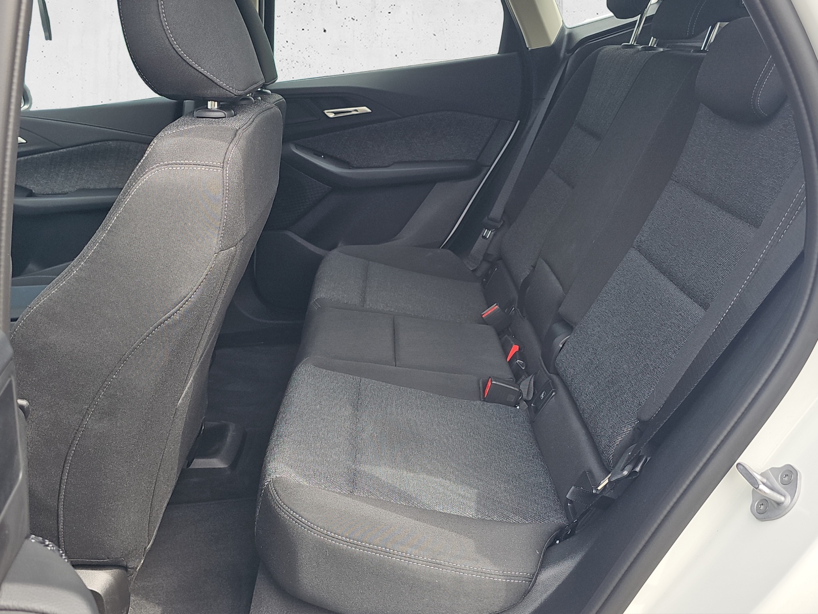 BMW 230e xDrive Act. Tourer-image-14