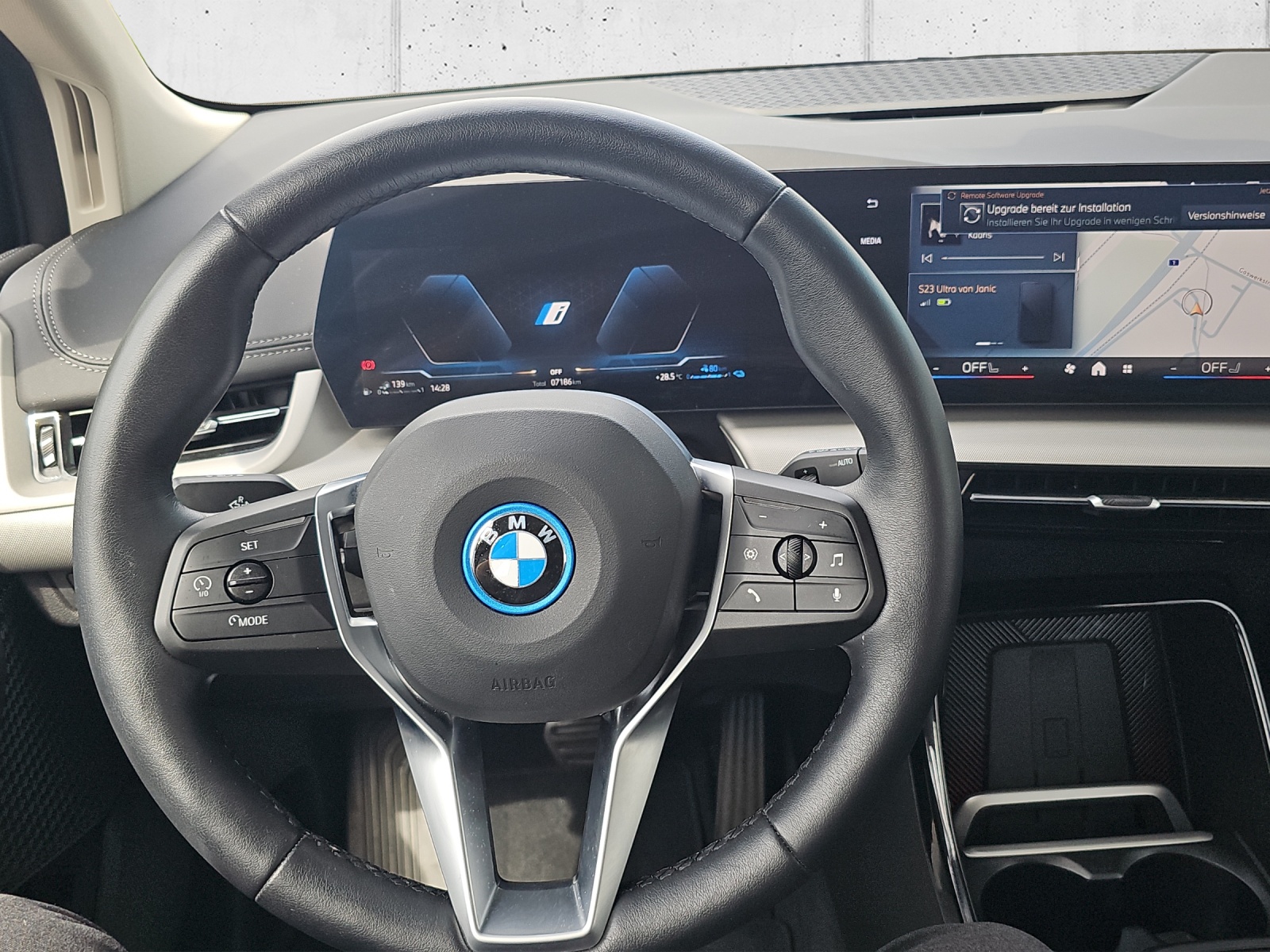 BMW 230e xDrive Act. Tourer-image-11