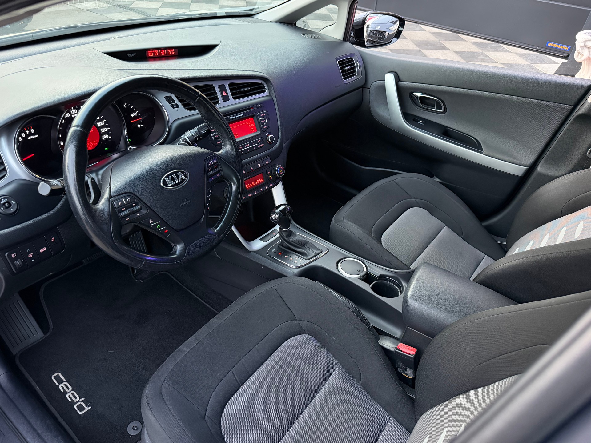 KIA Cee'd 1.6 GDi Style DCT-image-9