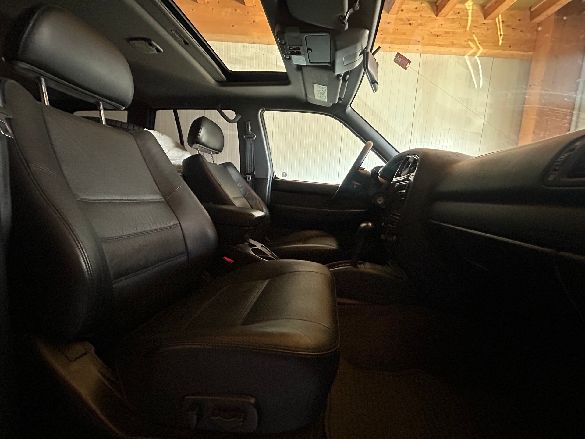 NISSAN Pathfinder 3.5 Executive Limited Edition V6-image-8