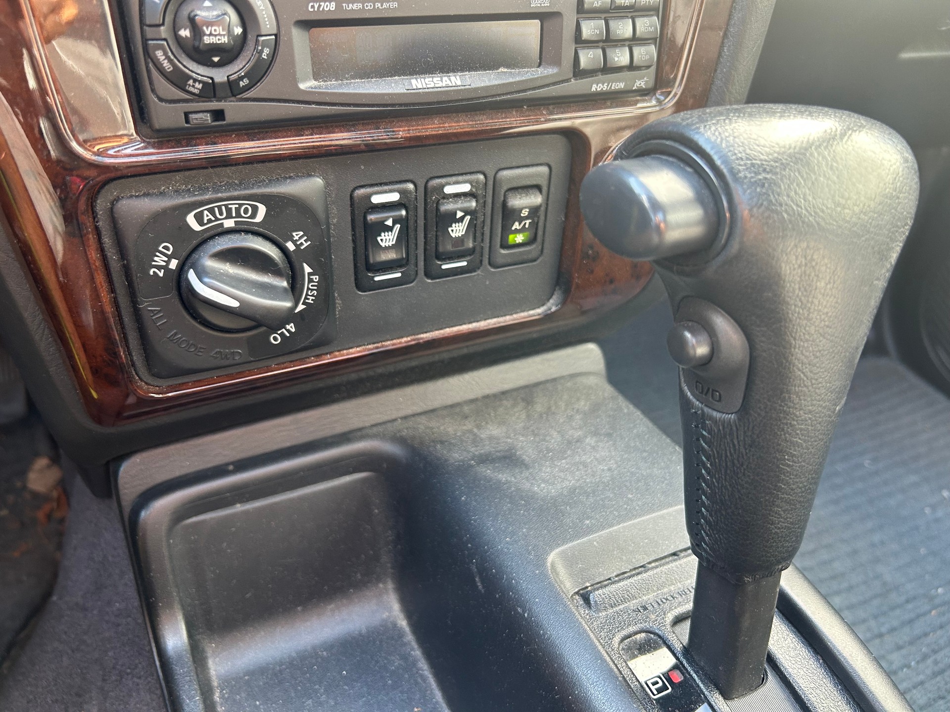 NISSAN Pathfinder 3.5 Executive Limited Edition V6-image-10