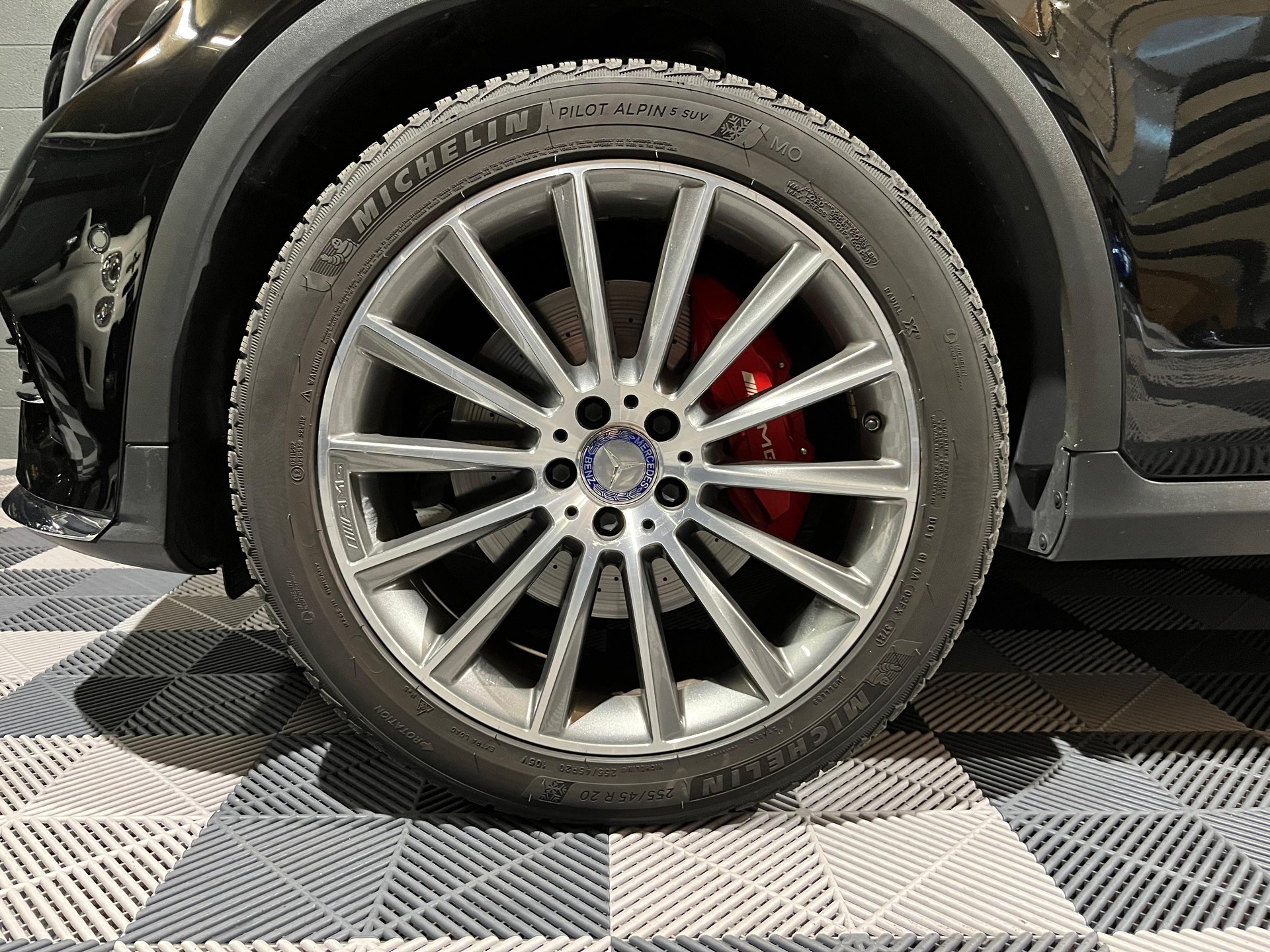 MERCEDES-BENZ GLC 250 AMG Line 4Matic 9G-Tronic-image-10