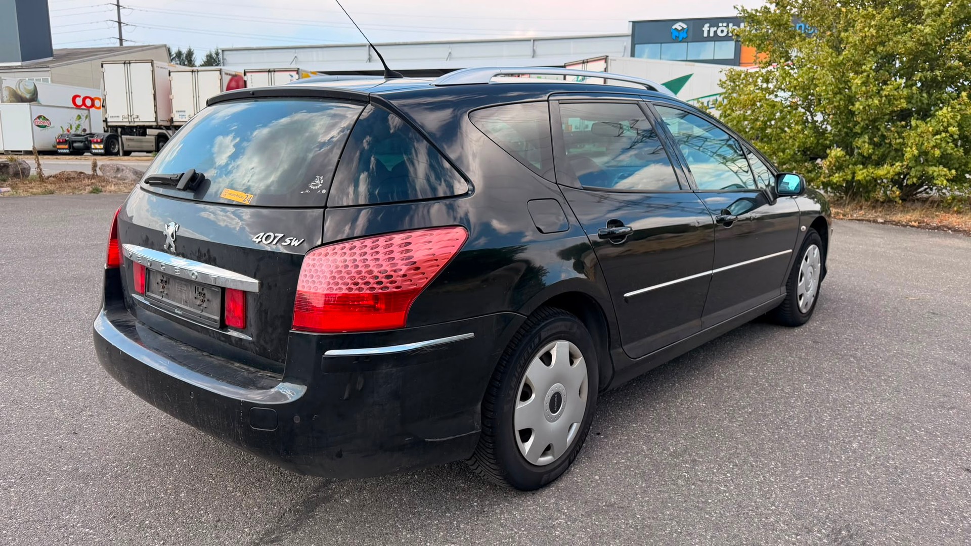 PEUGEOT 407 SW 2.0 HDI Dynamic Automatic-image-3