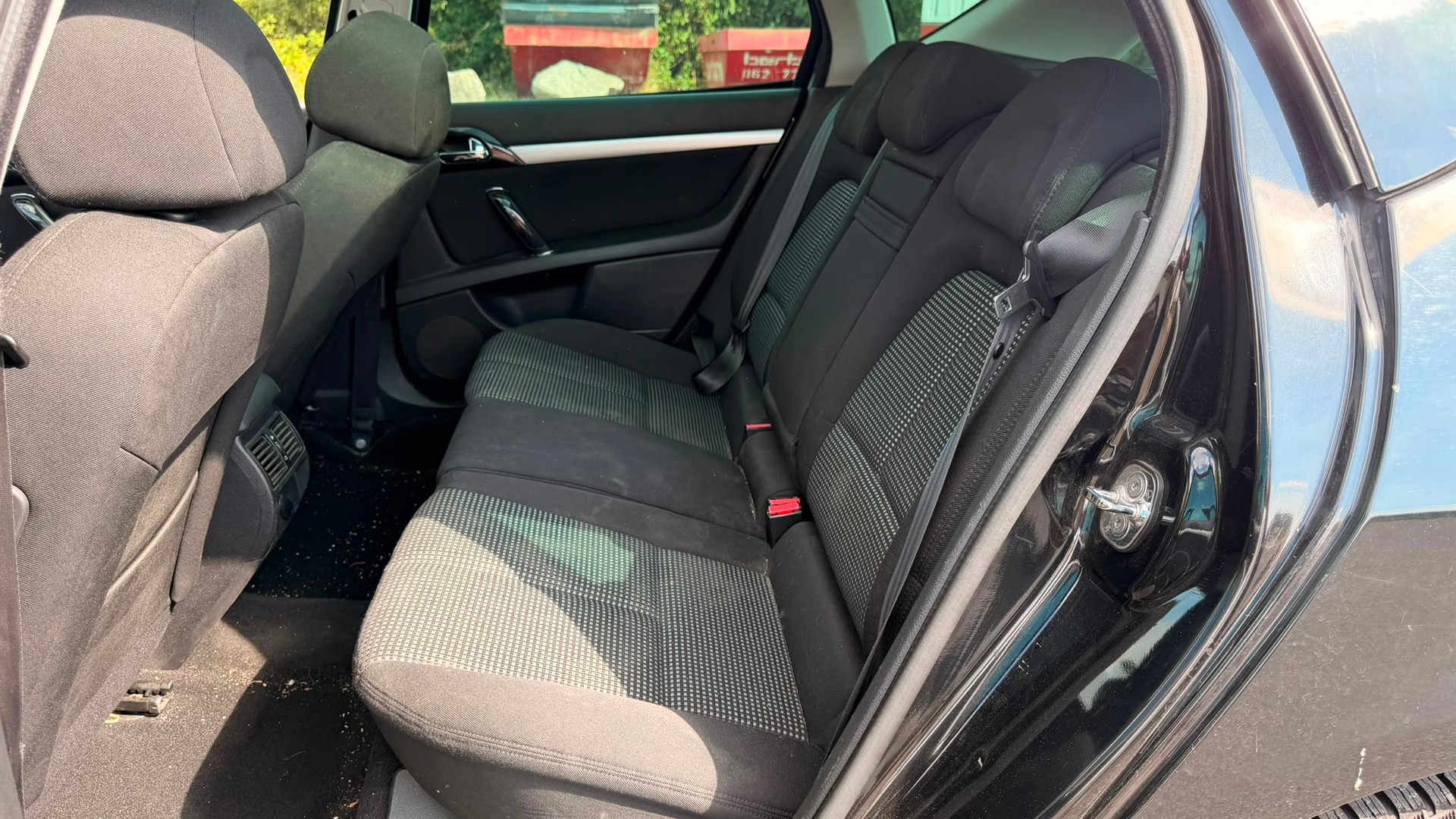 PEUGEOT 407 SW 2.0 HDI Dynamic Automatic-image-8
