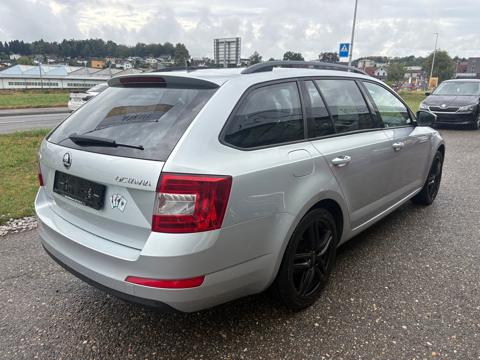 SKODA Octavia Combi 2.0 TDI Ambition DSG-image-3
