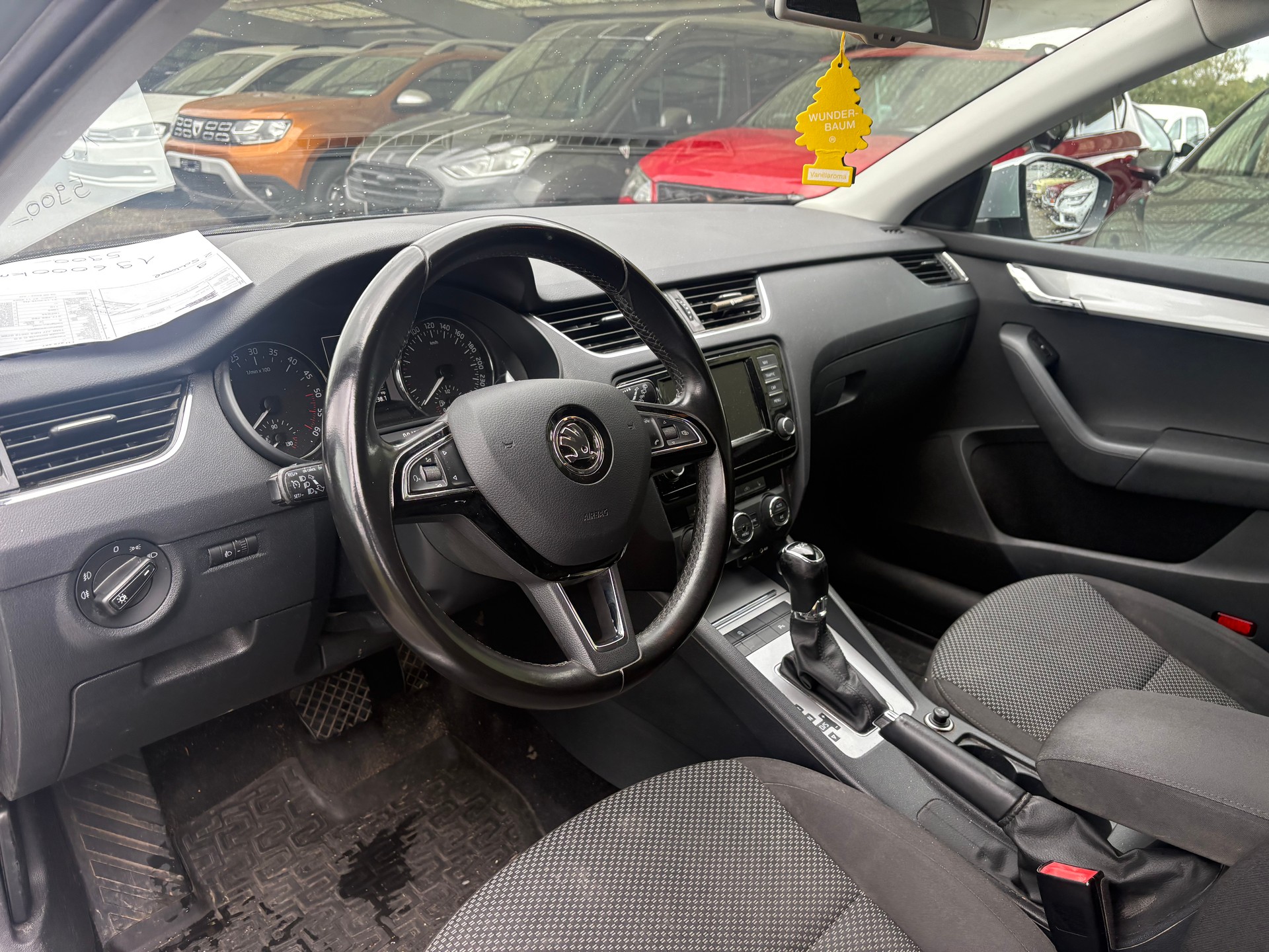 SKODA Octavia Combi 2.0 TDI Ambition DSG-image-6
