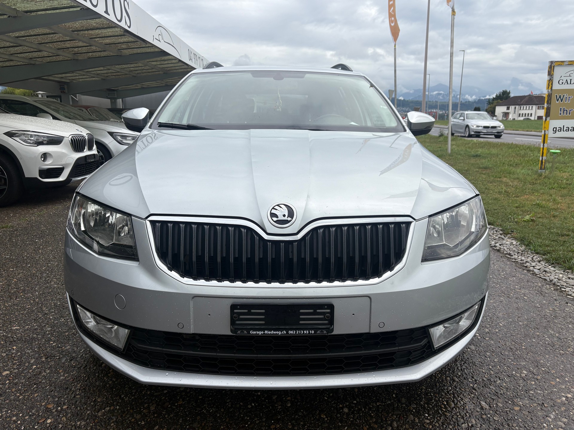 SKODA Octavia Combi 2.0 TDI Ambition DSG-image-1