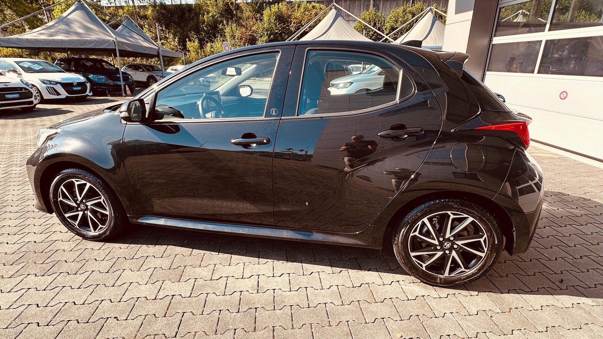 TOYOTA Yaris 1.5 Trend e-CVT-image-14