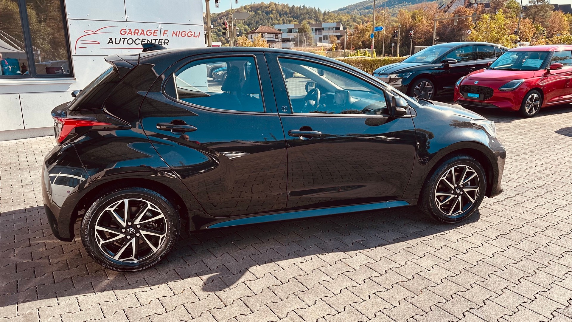 TOYOTA Yaris 1.5 Trend e-CVT-image-5