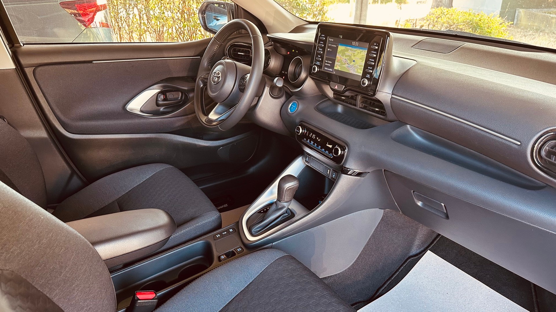 TOYOTA Yaris 1.5 Trend e-CVT-image-25