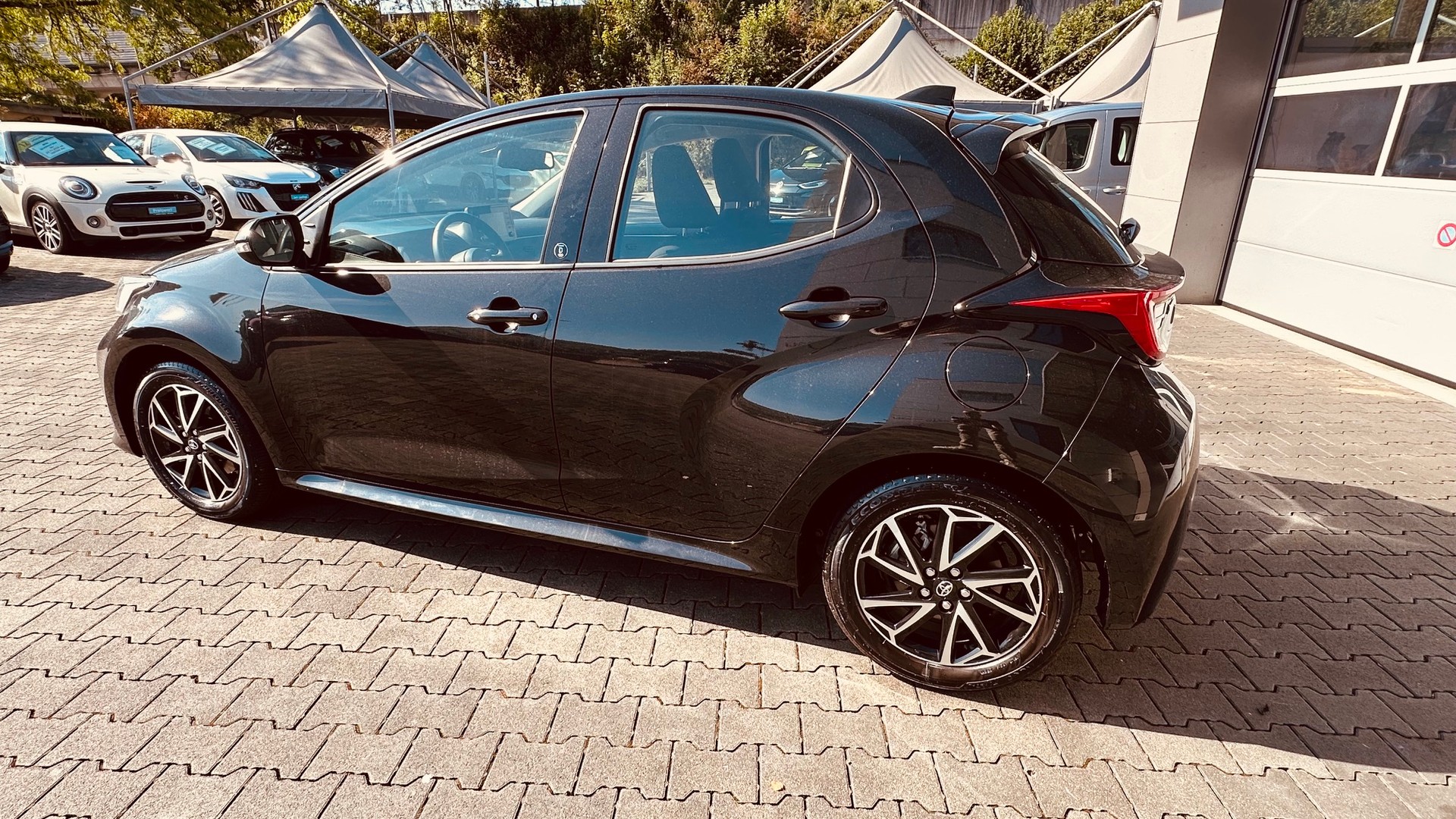 TOYOTA Yaris 1.5 Trend e-CVT-image-13
