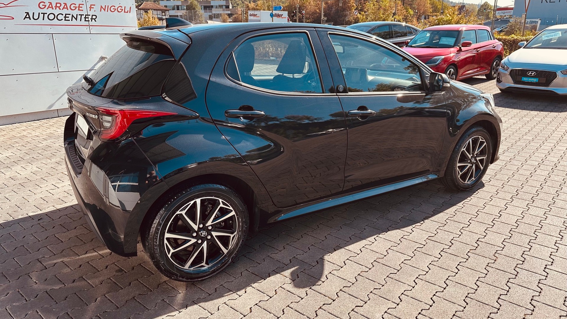 TOYOTA Yaris 1.5 Trend e-CVT-image-6