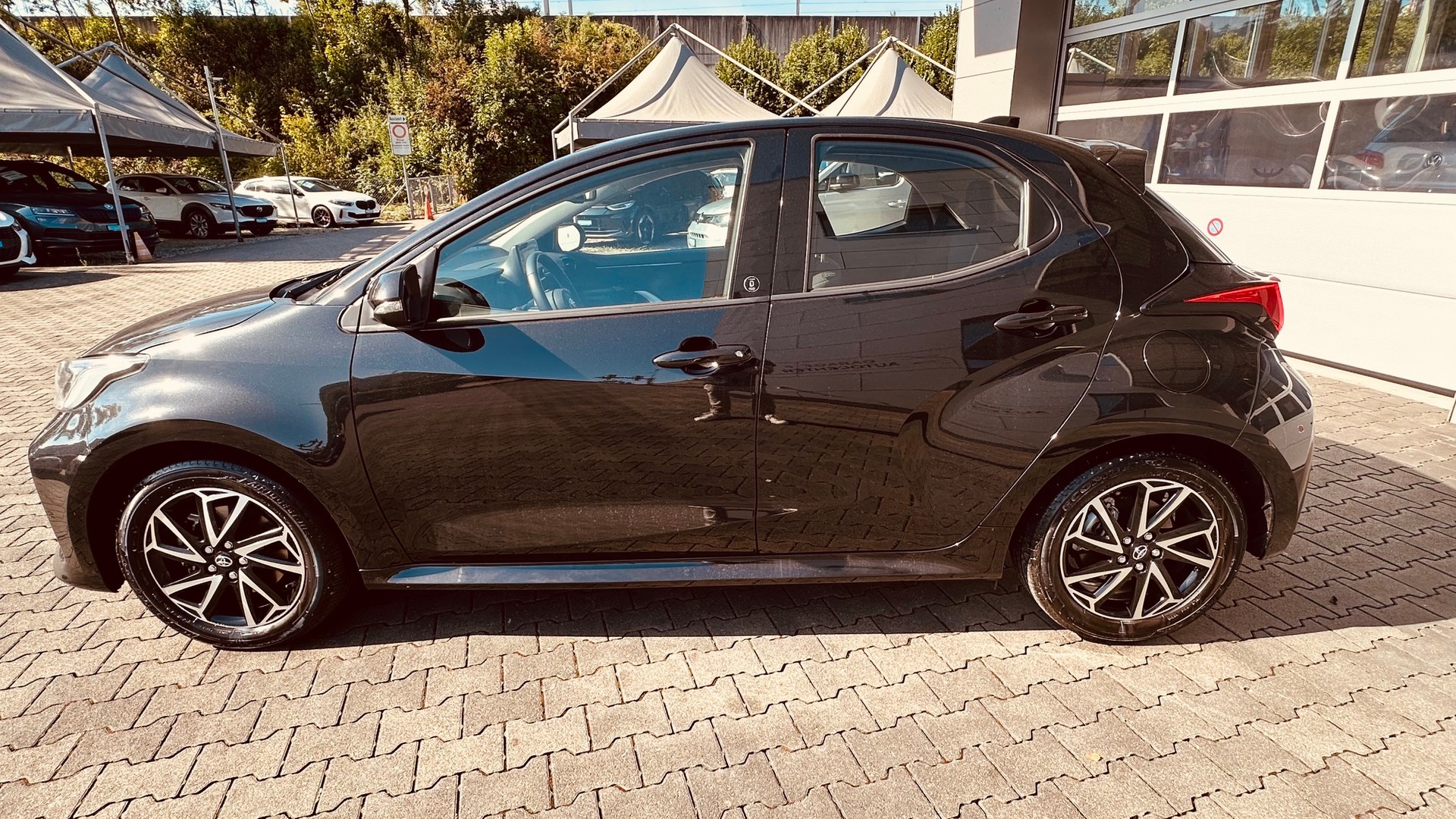 TOYOTA Yaris 1.5 Trend e-CVT-image-15