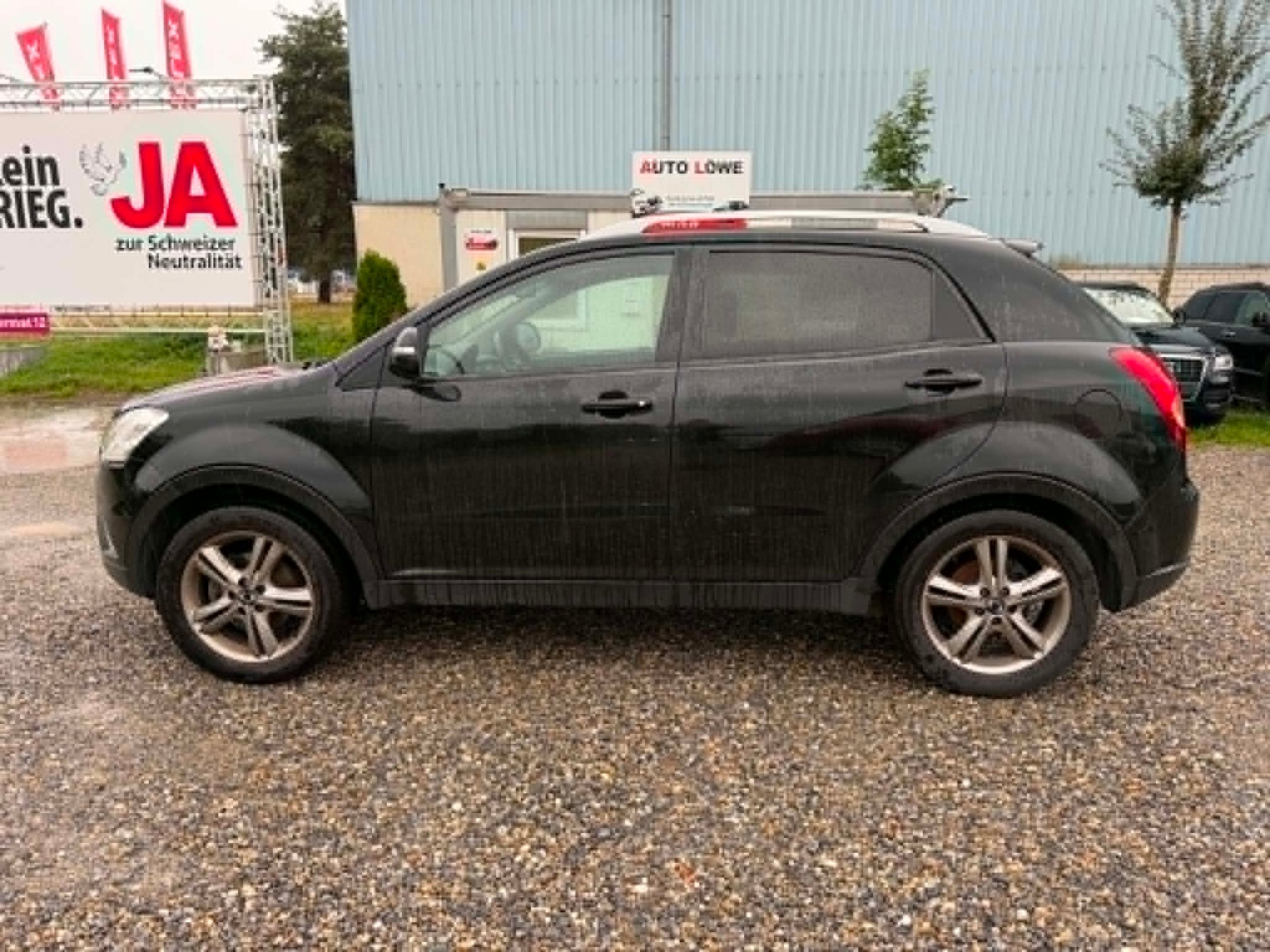 KGM-SsangYong Korando 2.0 e-XDI Family Edition 4WD Automatic-image-8